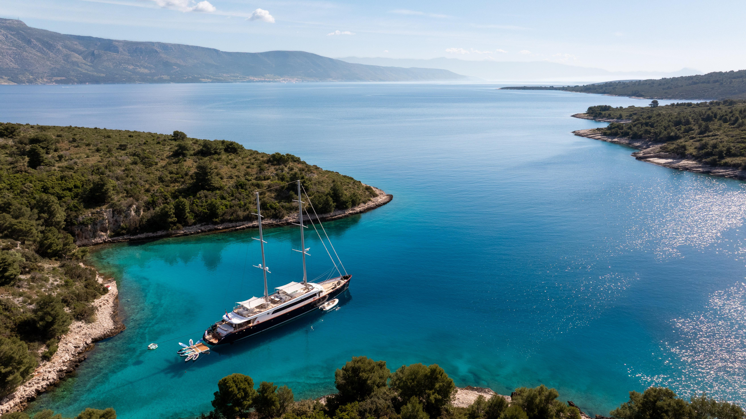Luxury Sailing Yacht — photo 9