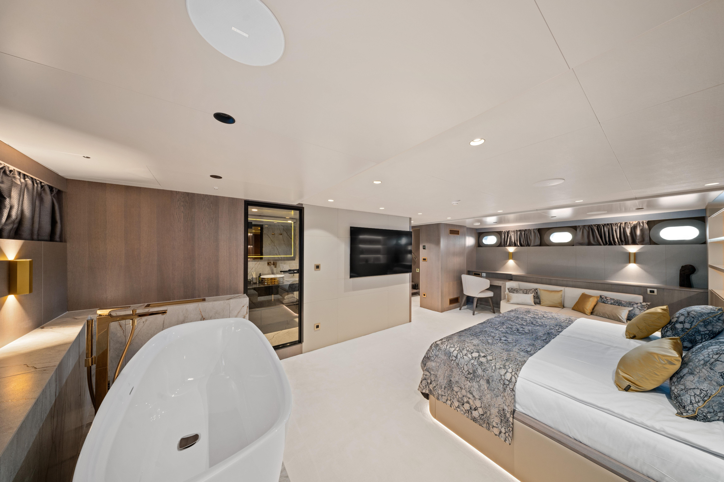 Luxury Sailing Yacht — photo 27
