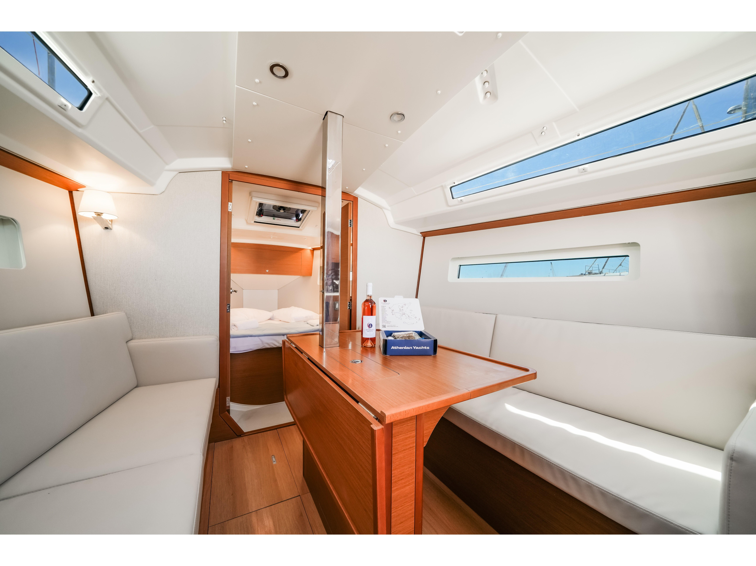 Sun Odyssey 350 — photo 4