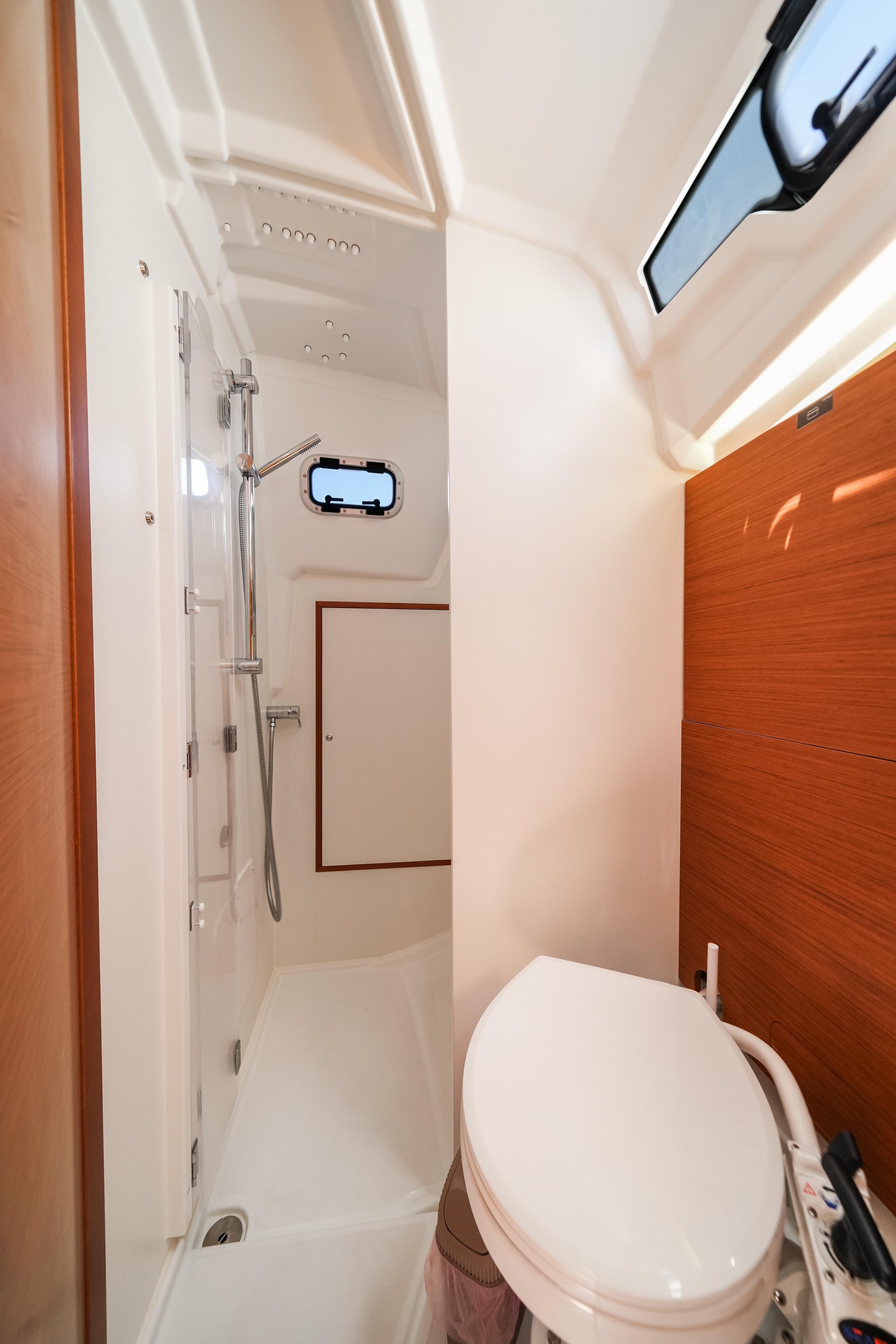 Sun Odyssey 350 — photo 3
