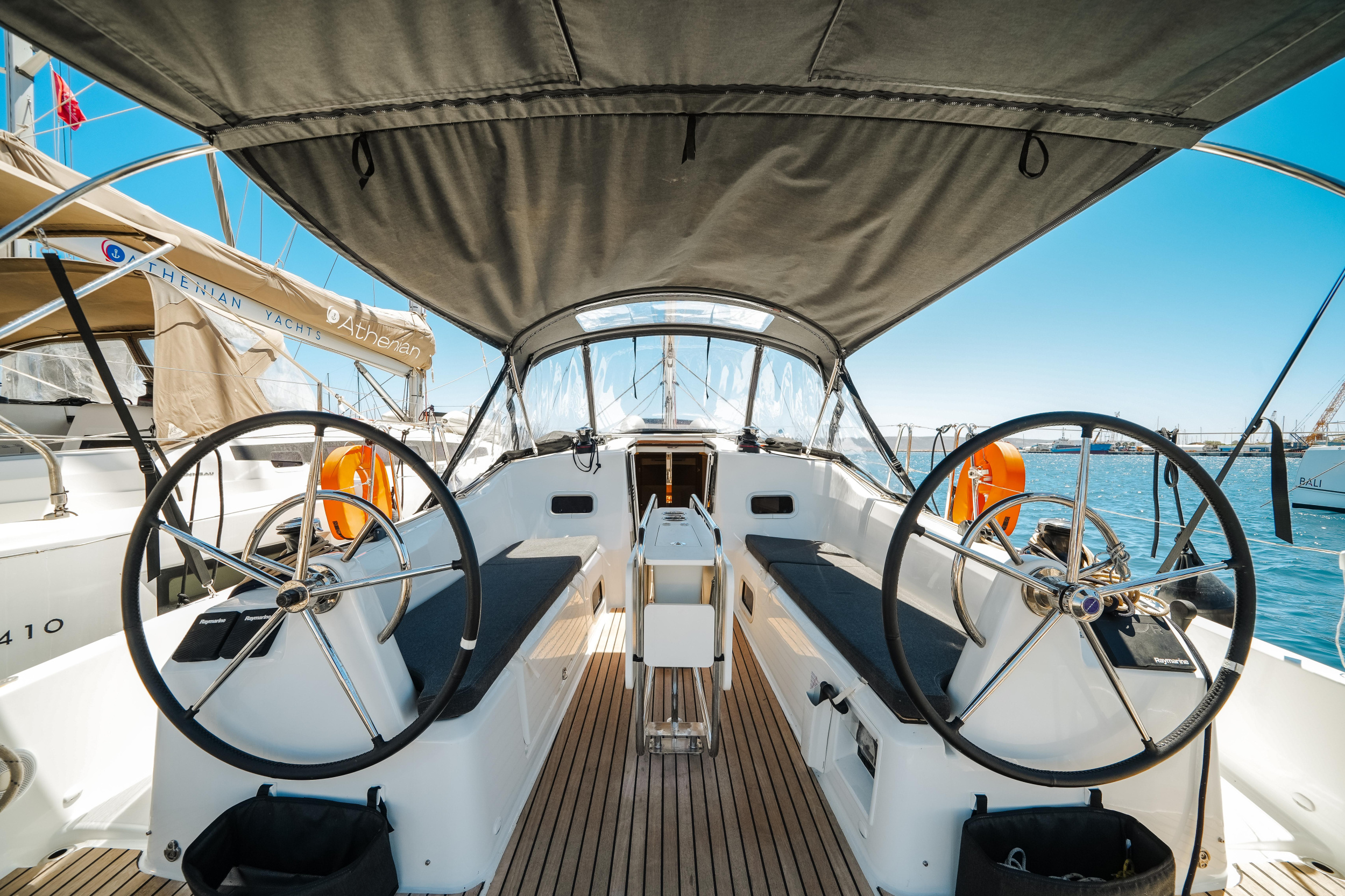 Sun Odyssey 350 — photo 10