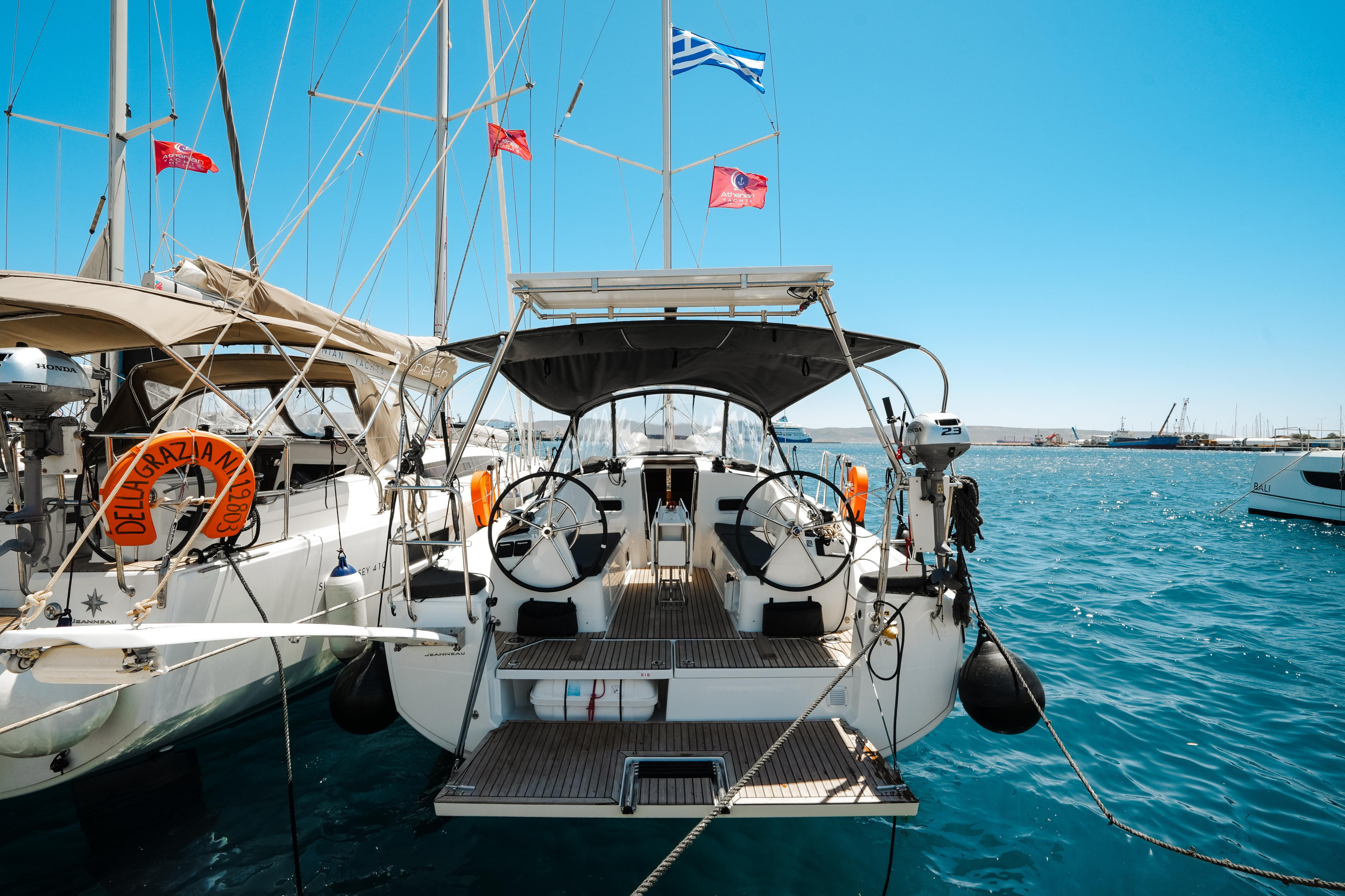 Sun Odyssey 350 — photo 2