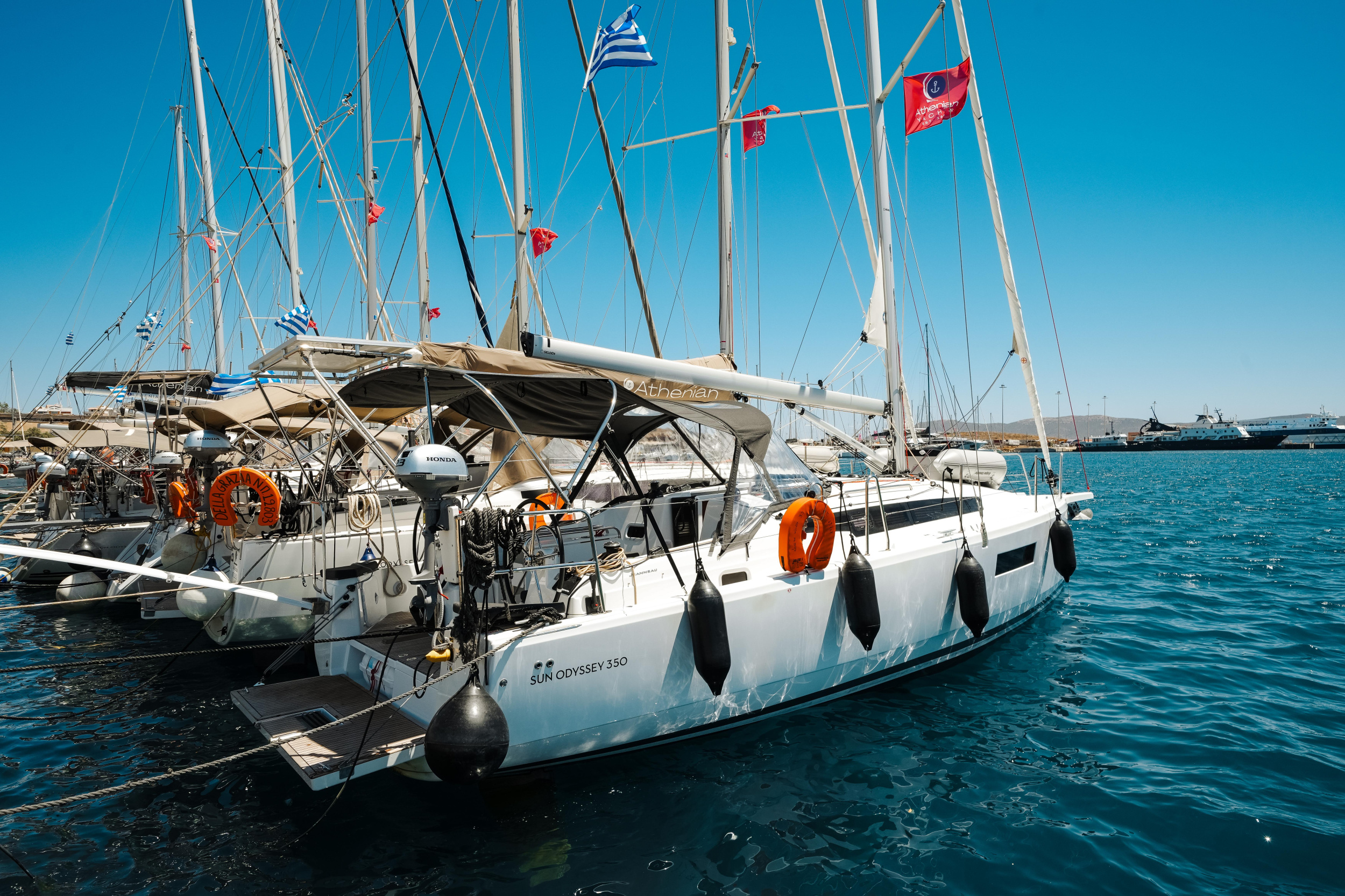 Sun Odyssey 350 — photo 9
