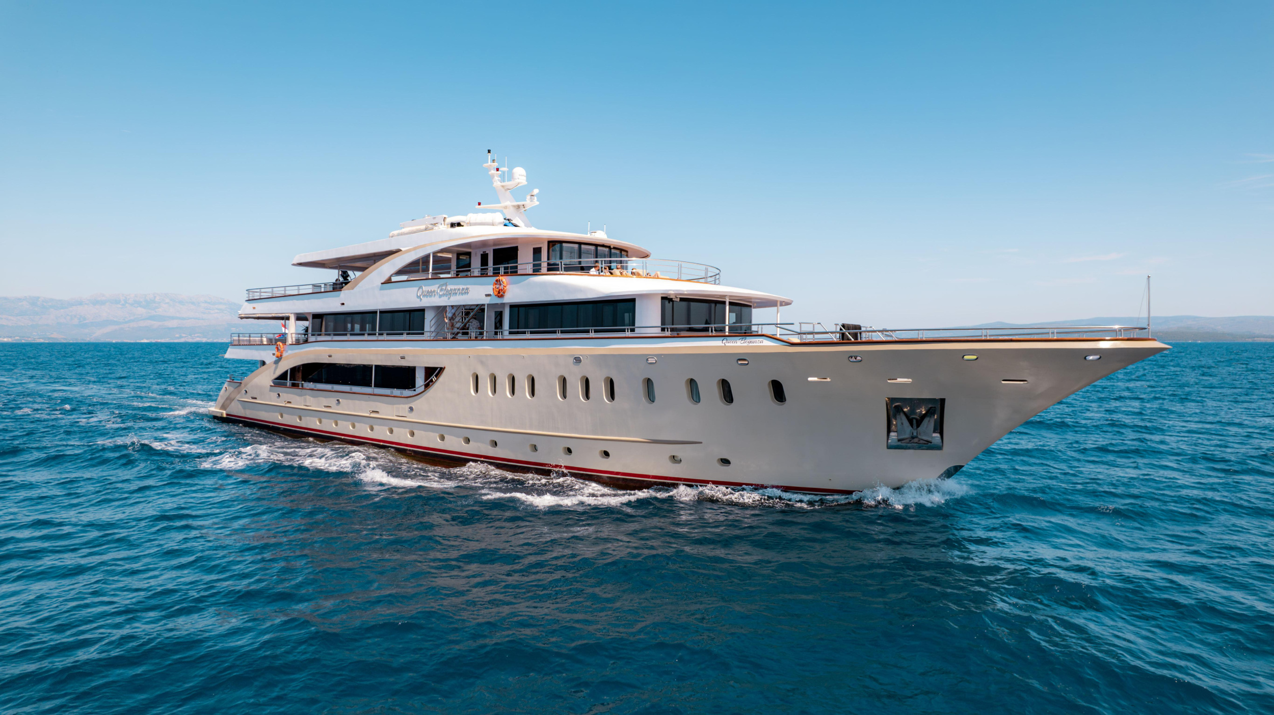 Motoryacht Queen Eleganza — photo 42
