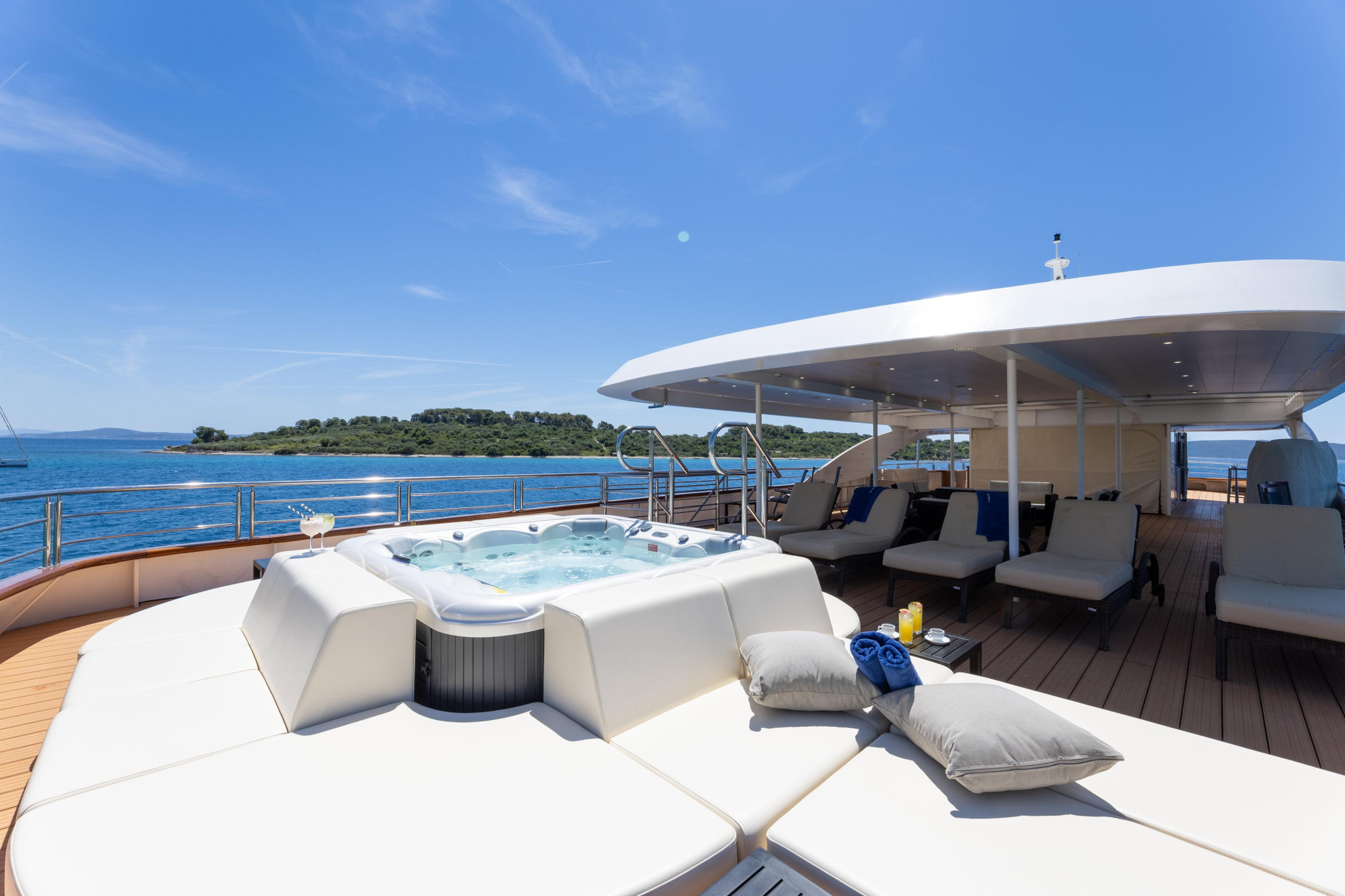 Motoryacht Queen Eleganza — photo 31