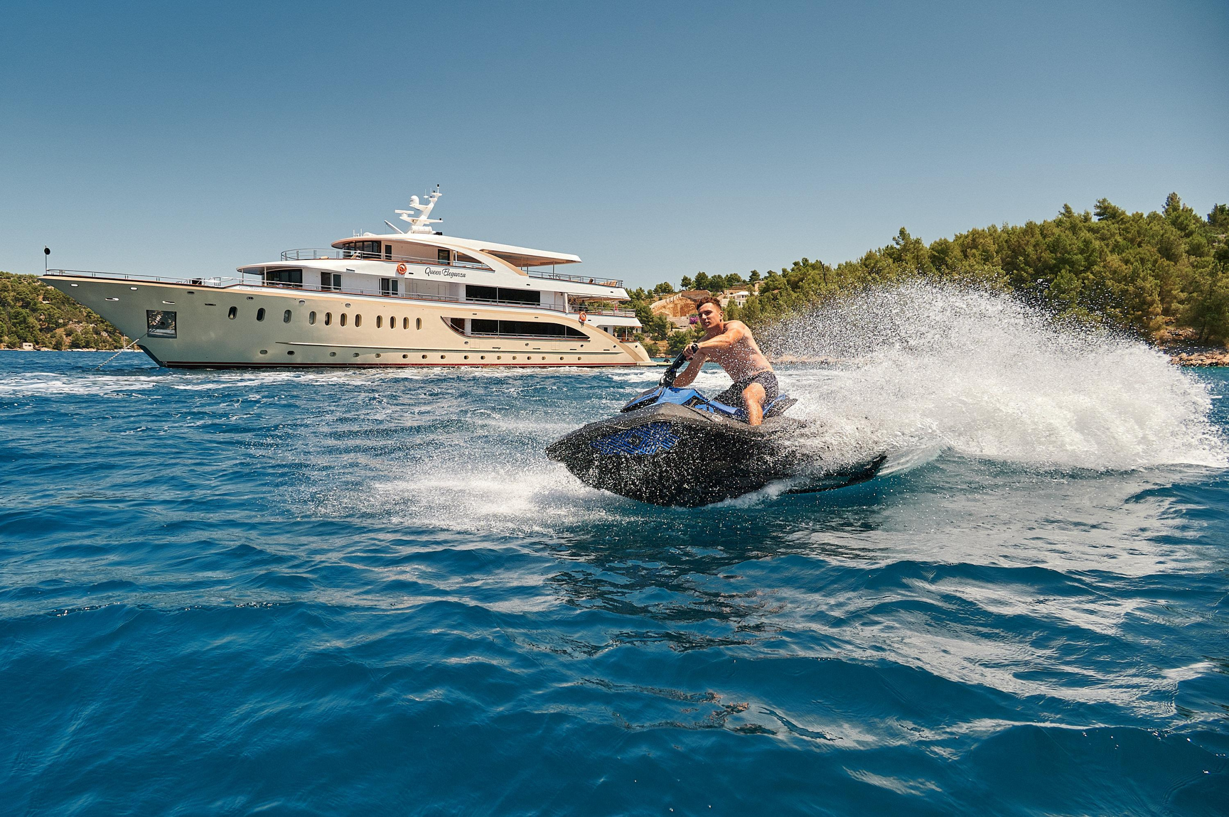 Motoryacht Queen Eleganza — photo 17