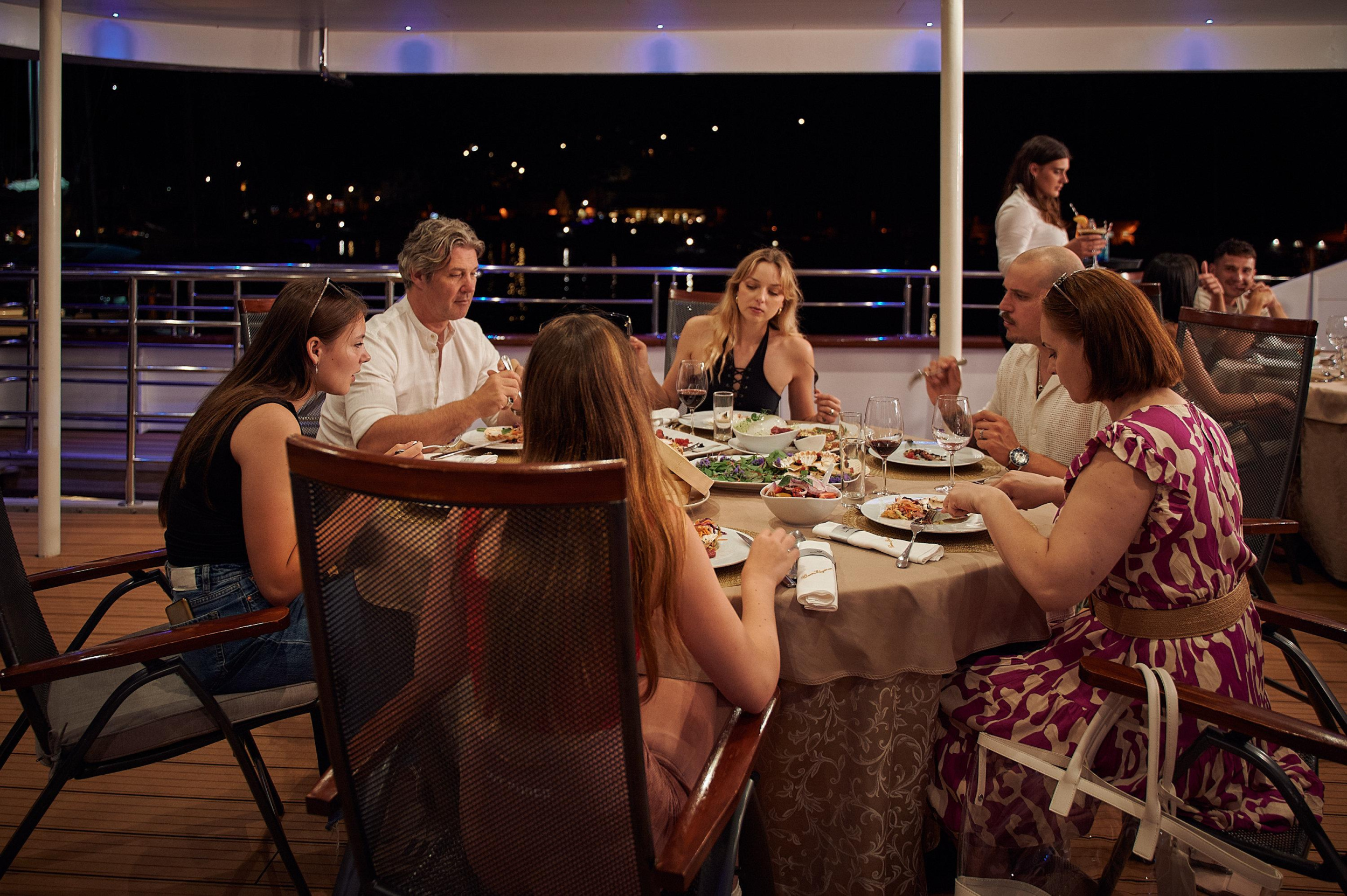 Motoryacht Queen Eleganza — photo 20