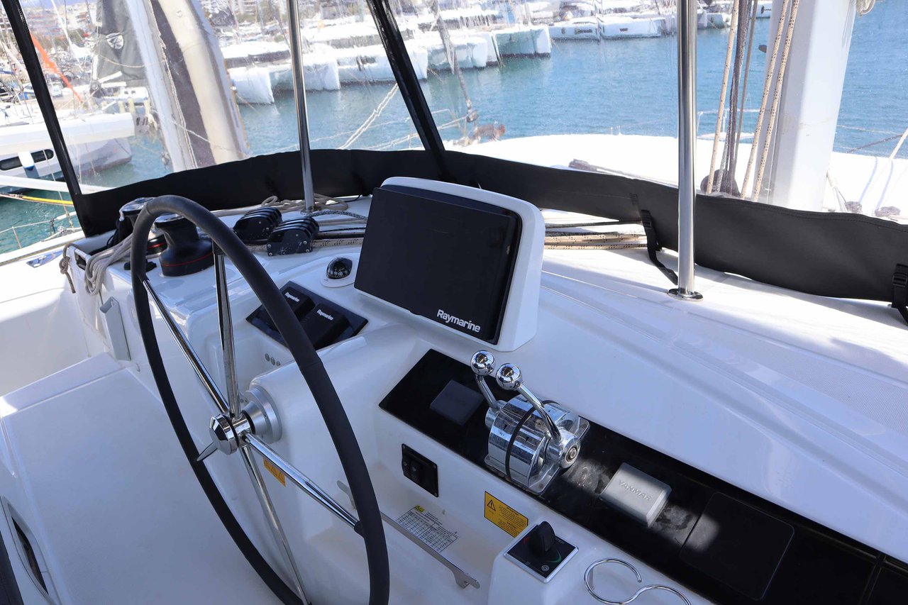 Lagoon 46 (6 cab.) — photo 21