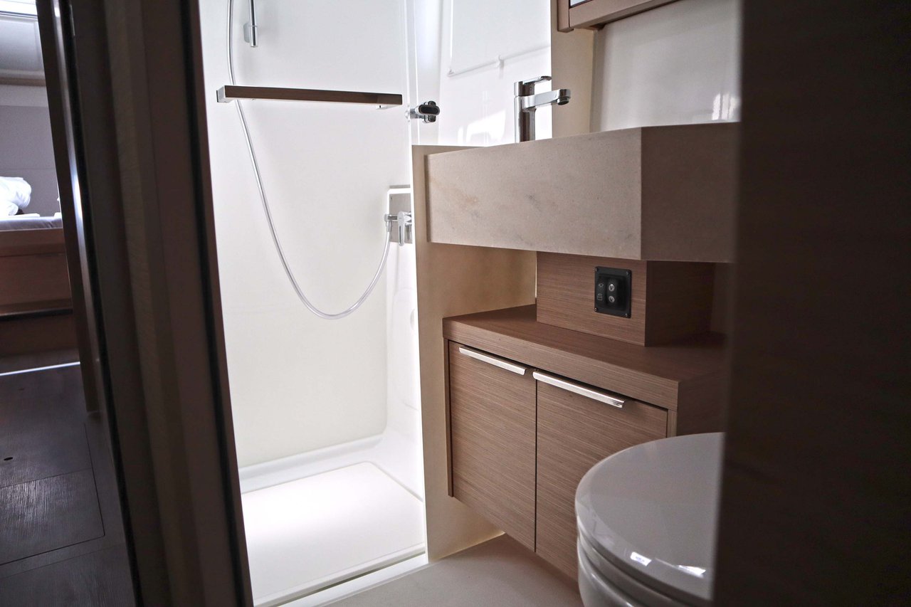 Lagoon 46 (6 cab.) — photo 27