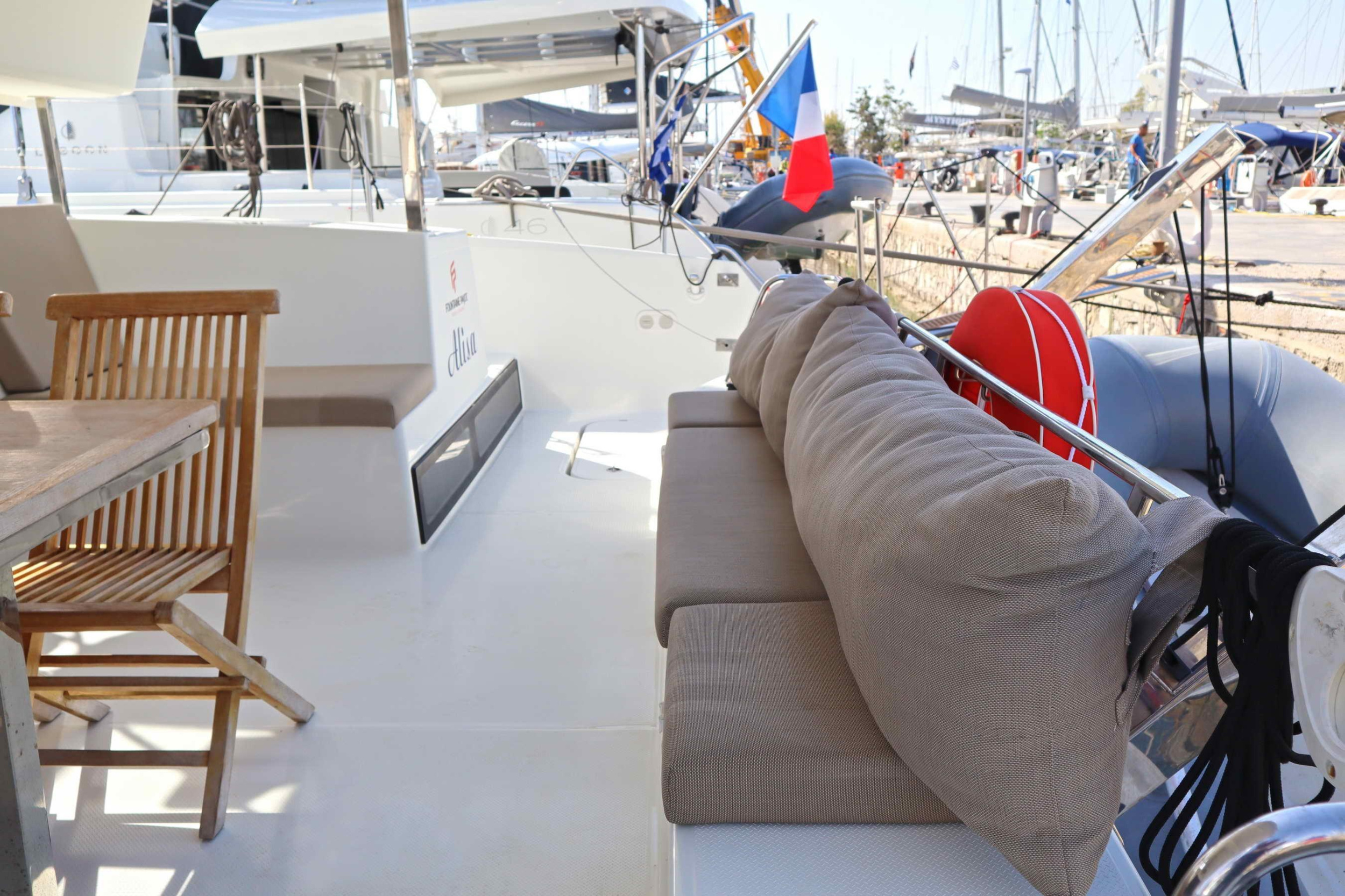 Lucia 40 (4 cab.) — photo 18