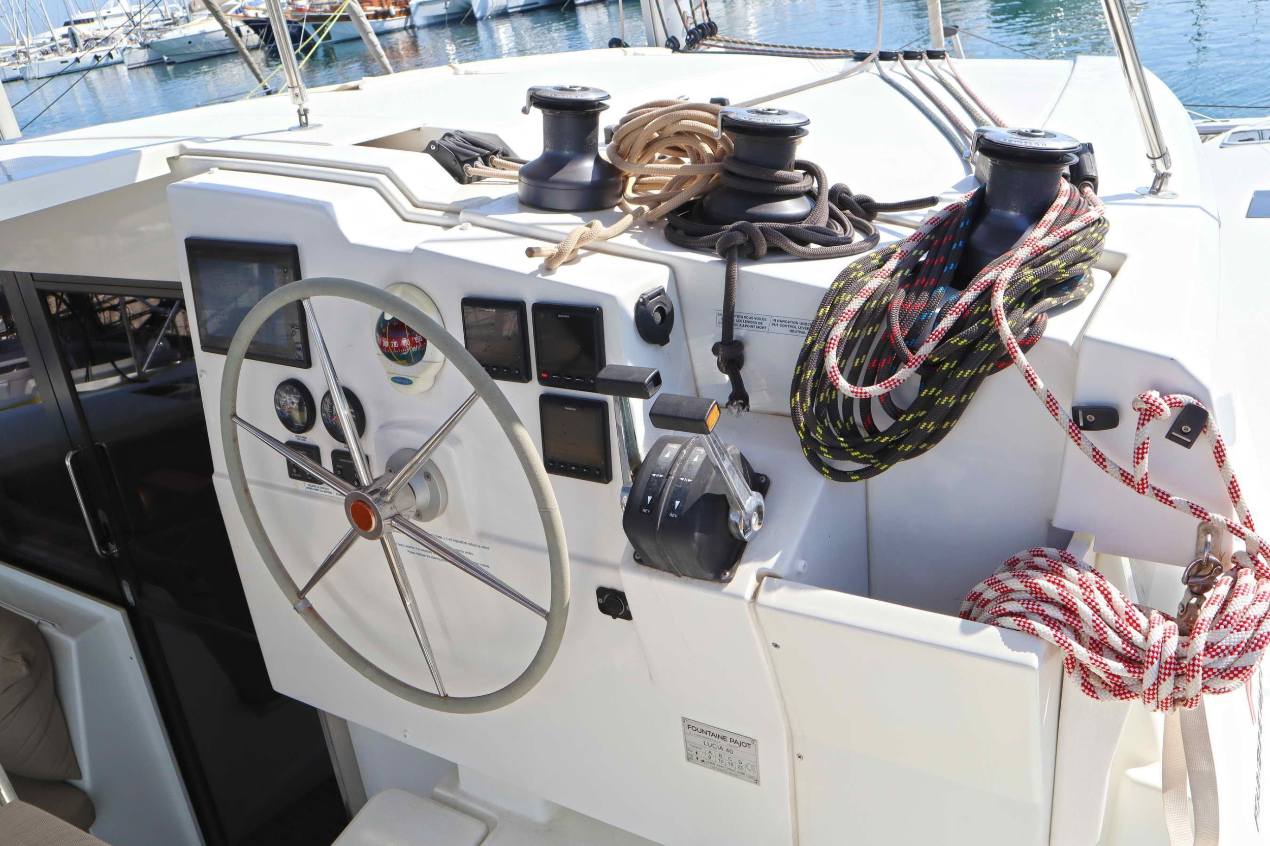 Lucia 40 (4 cab.) — photo 36