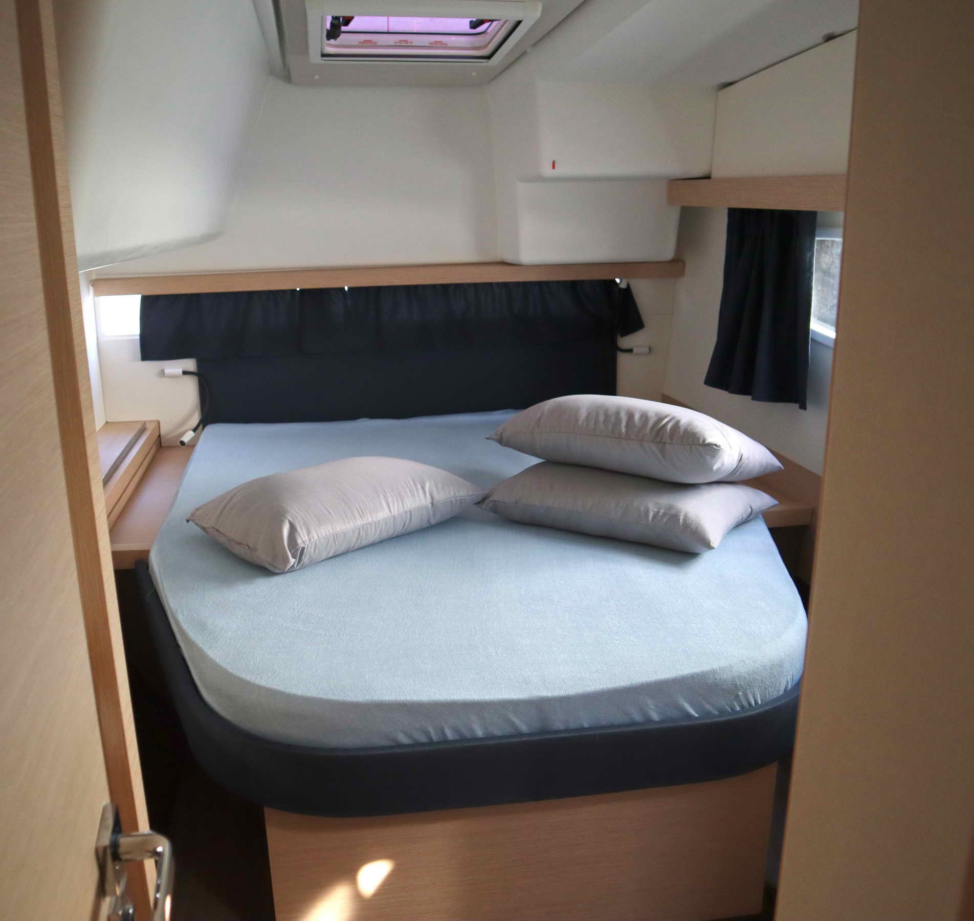 Lucia 40 (4 cab.) — photo 17