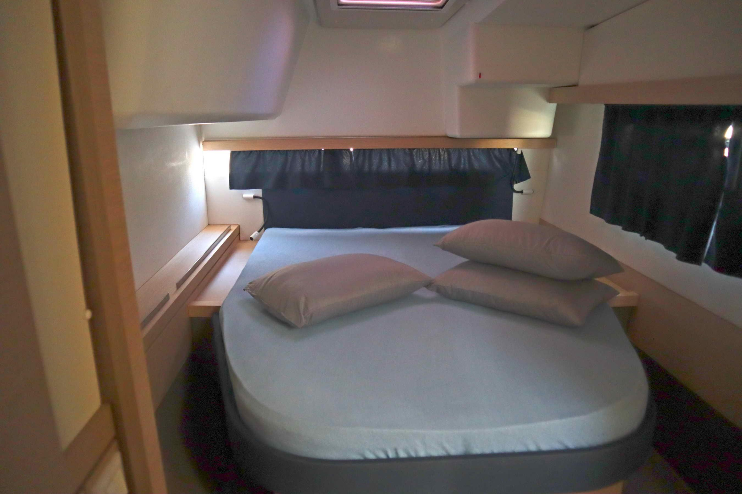 Lucia 40 (4 cab.) — photo 30