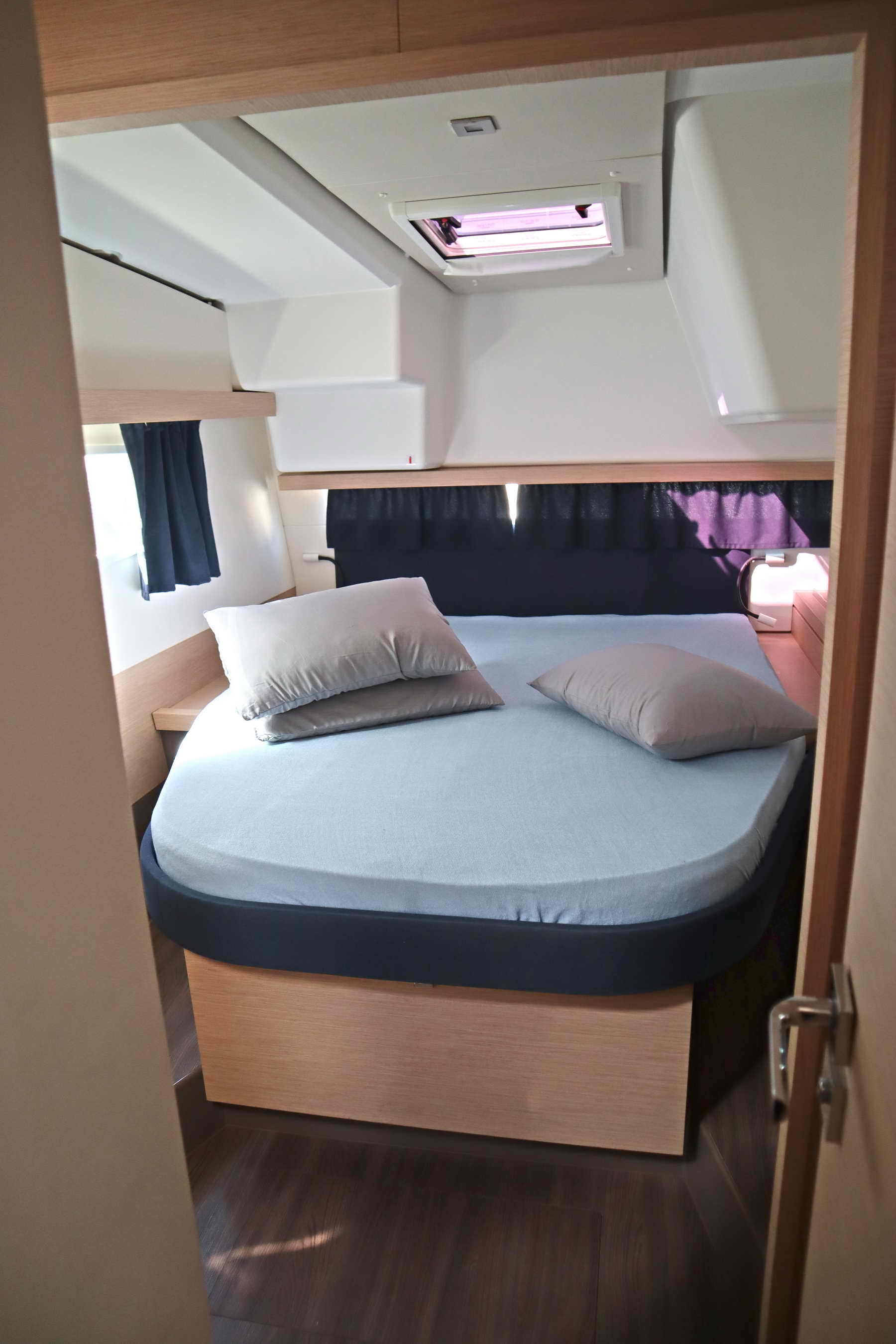 Lucia 40 (4 cab.) — photo 16