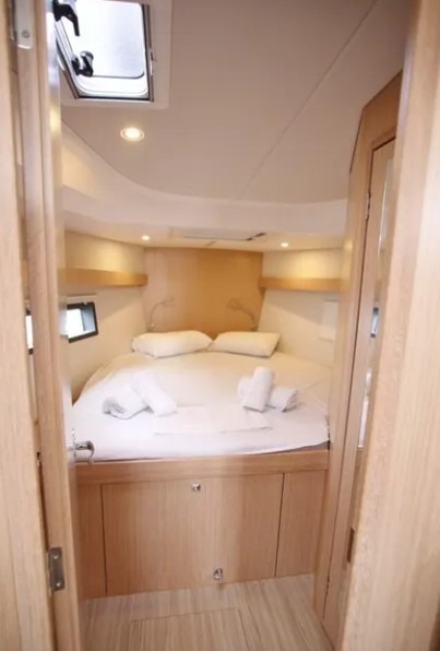 Bavaria C42 (3 cab.) — photo 8