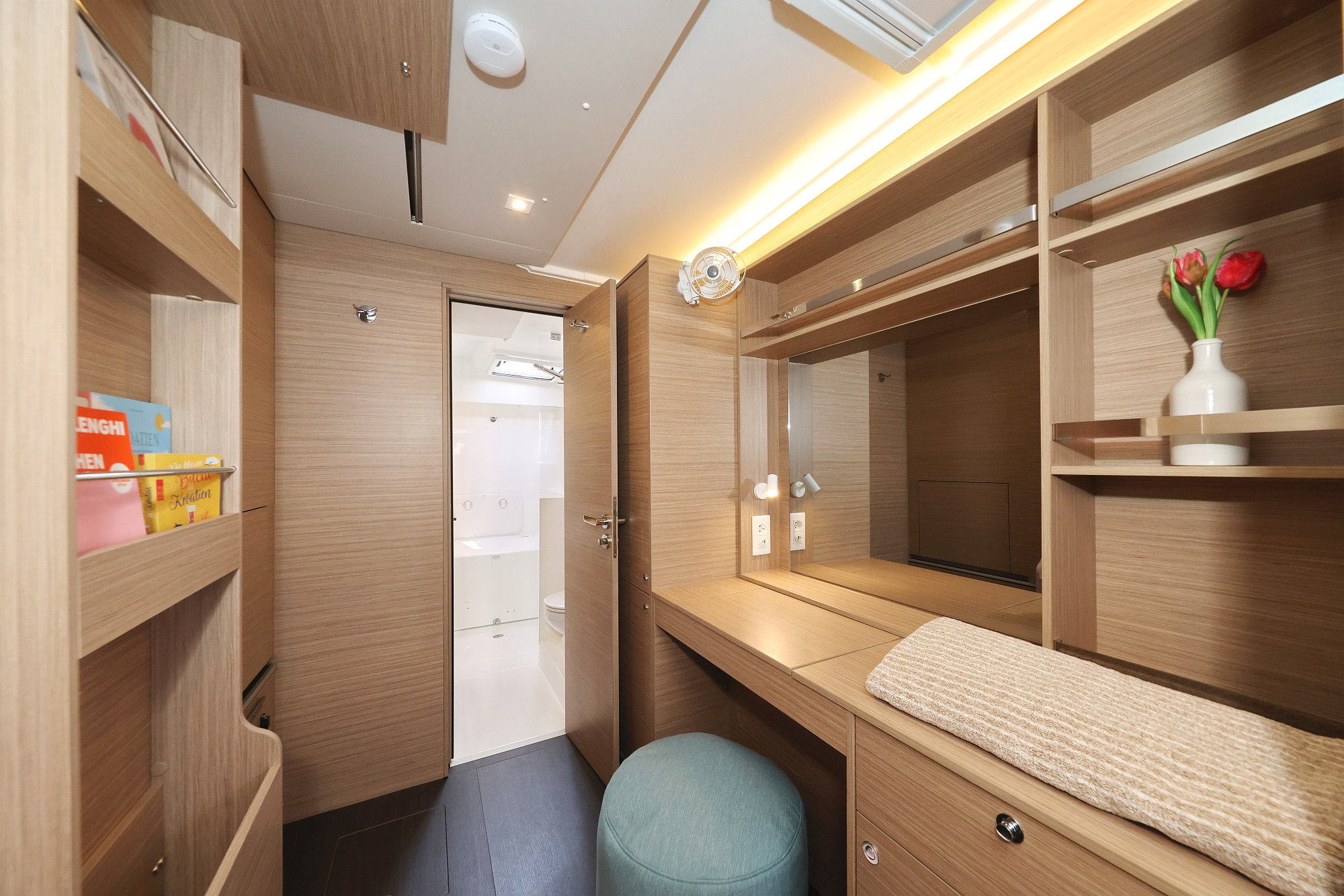 Lagoon 38 OWNER VERSION — photo 36
