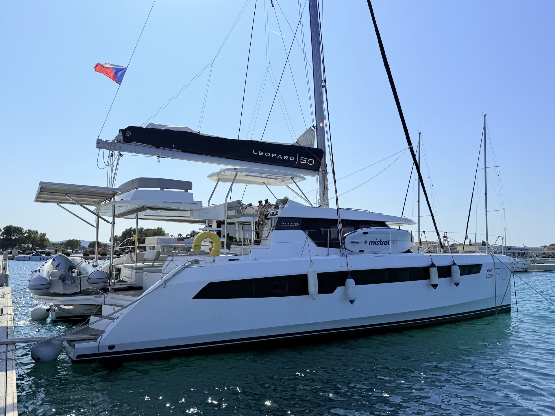 Leopard 50 — photo 17