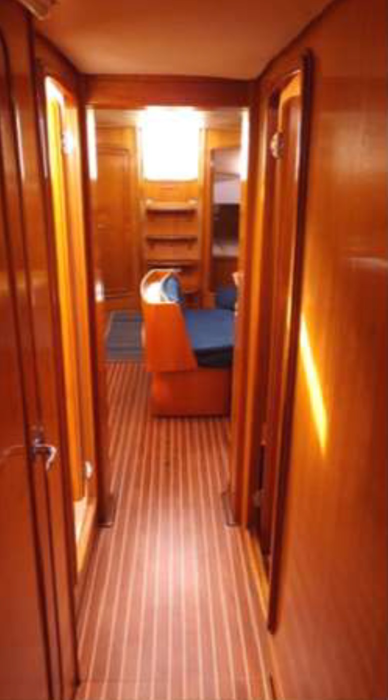 Bavaria 50 Cruiser (5 cab.) — photo 9