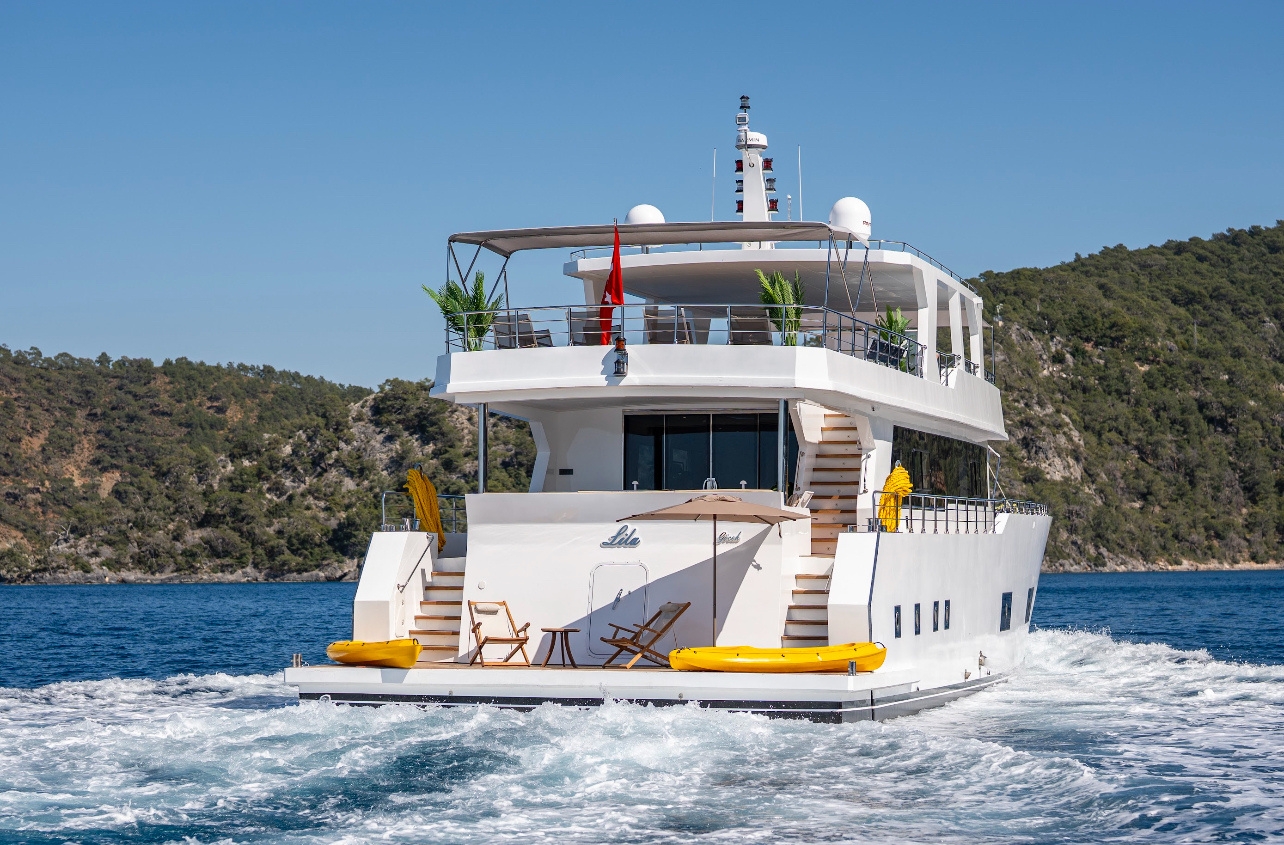Motoryacht Lila Trawler — photo 32