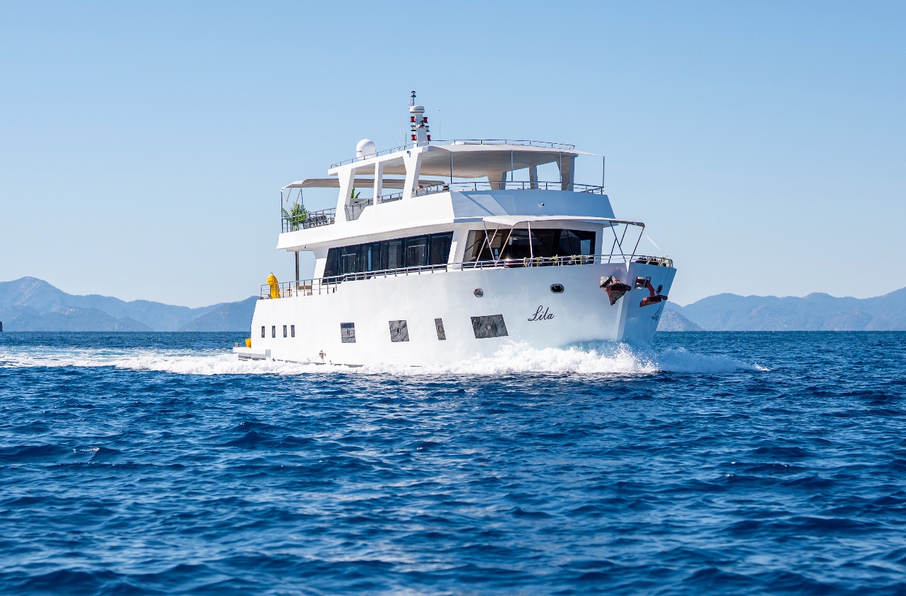 Motoryacht Lila Trawler — photo 20
