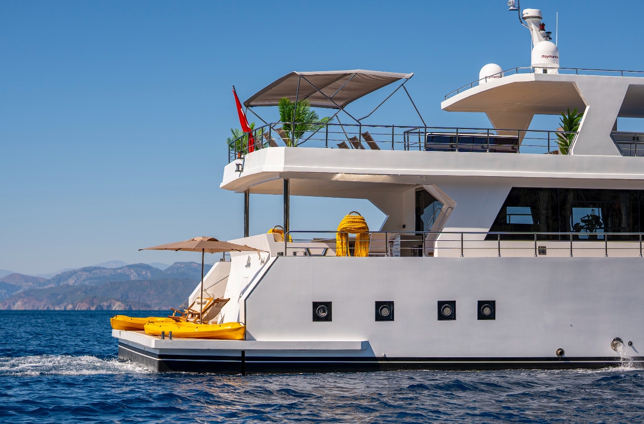 Motoryacht Lila Trawler — photo 11