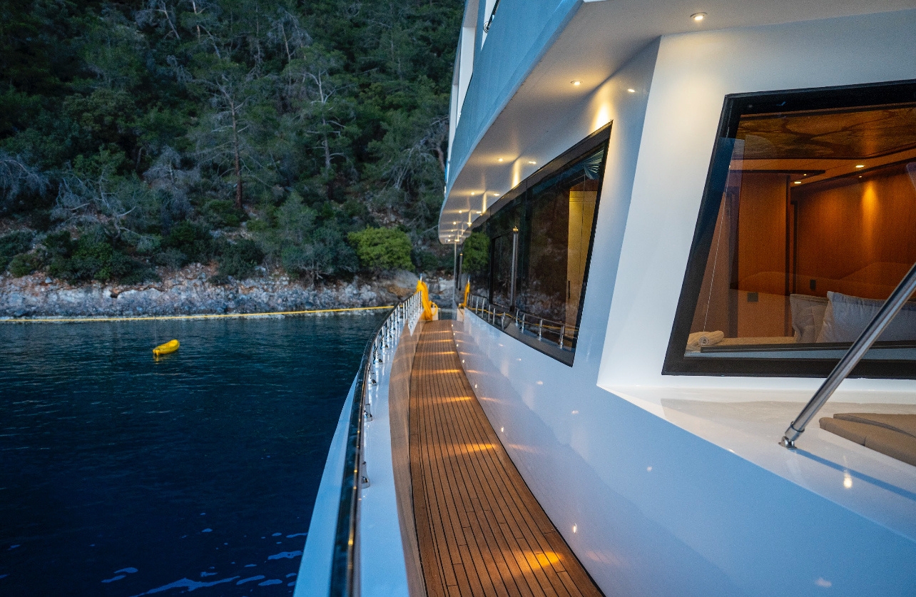 Motoryacht Lila Trawler — photo 18