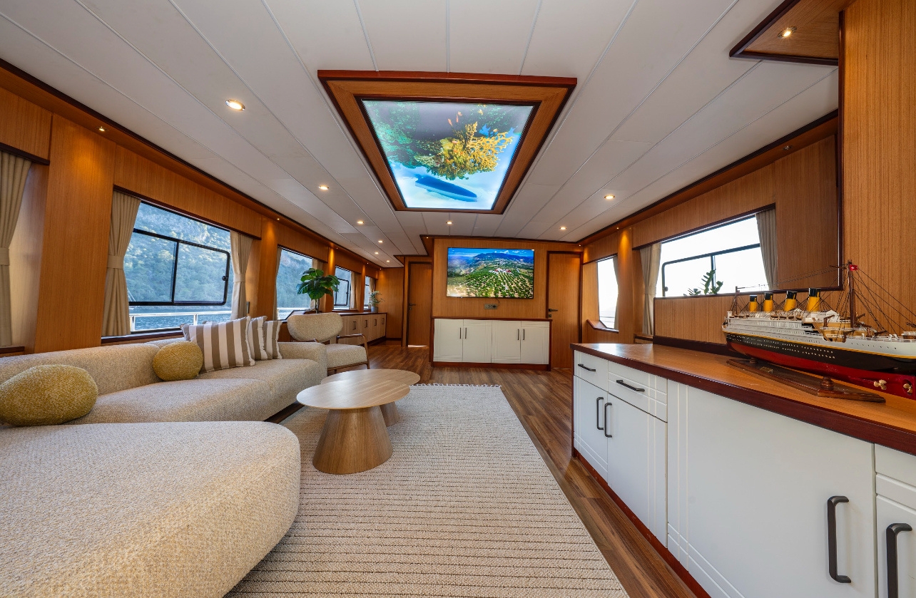 Motoryacht Lila Trawler — photo 14