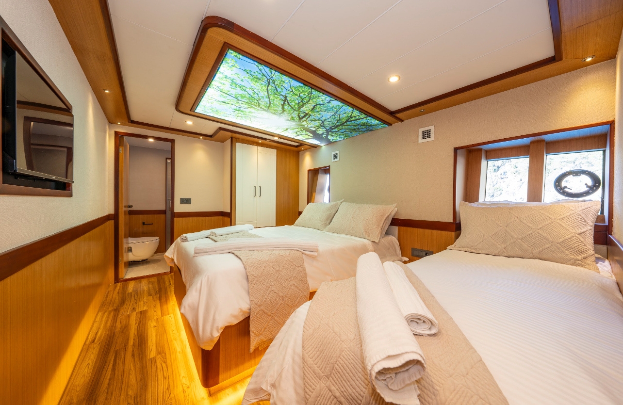 Motoryacht Lila Trawler — photo 41