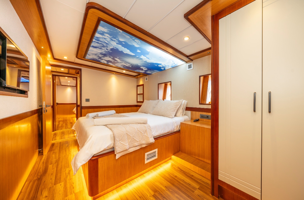 Motoryacht Lila Trawler — photo 40