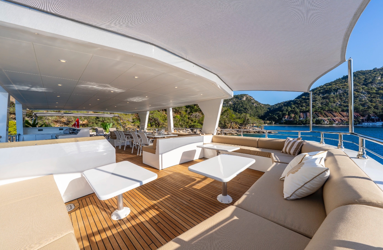 Motoryacht Lila Trawler — photo 12