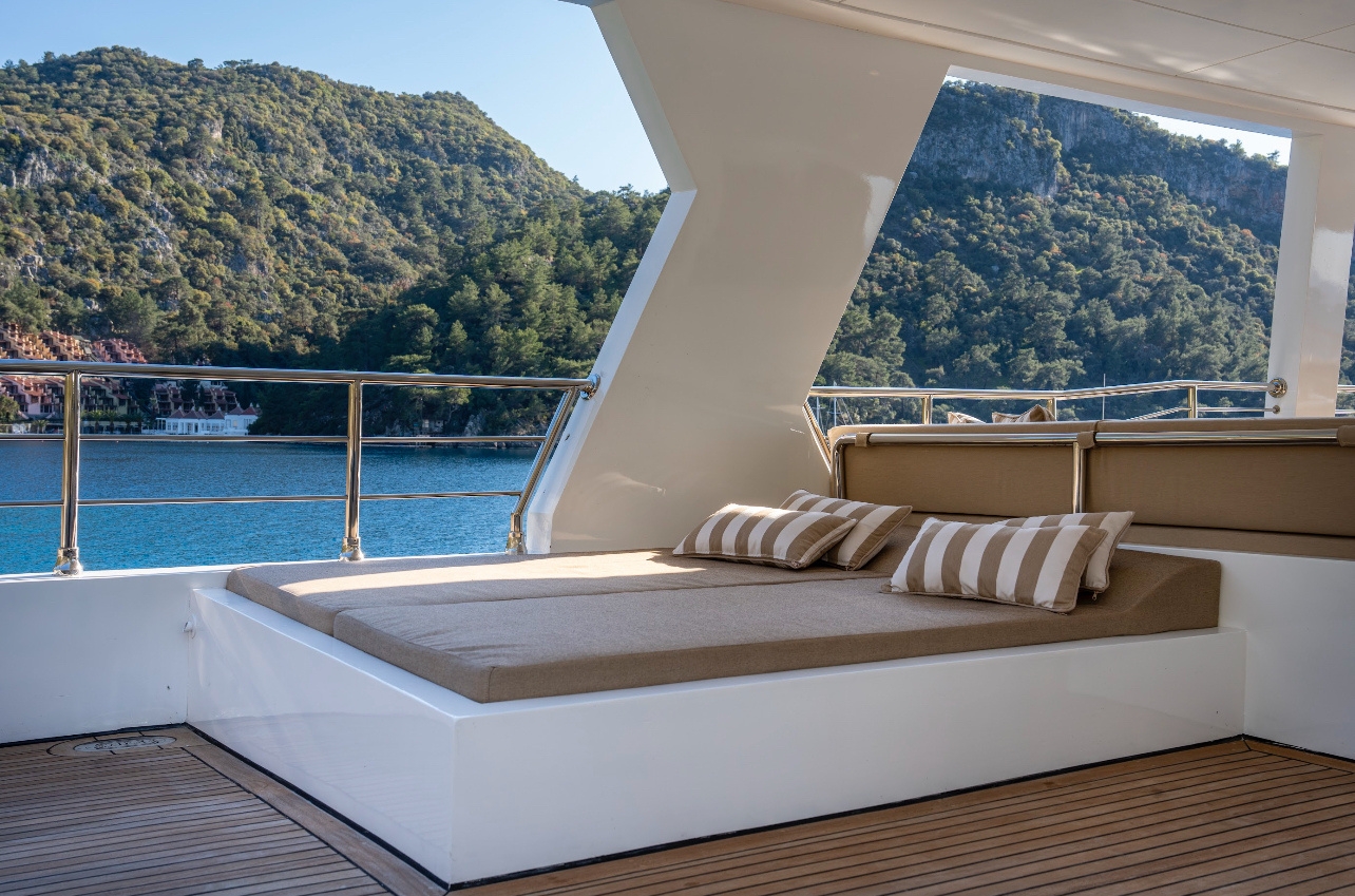 Motoryacht Lila Trawler — photo 19