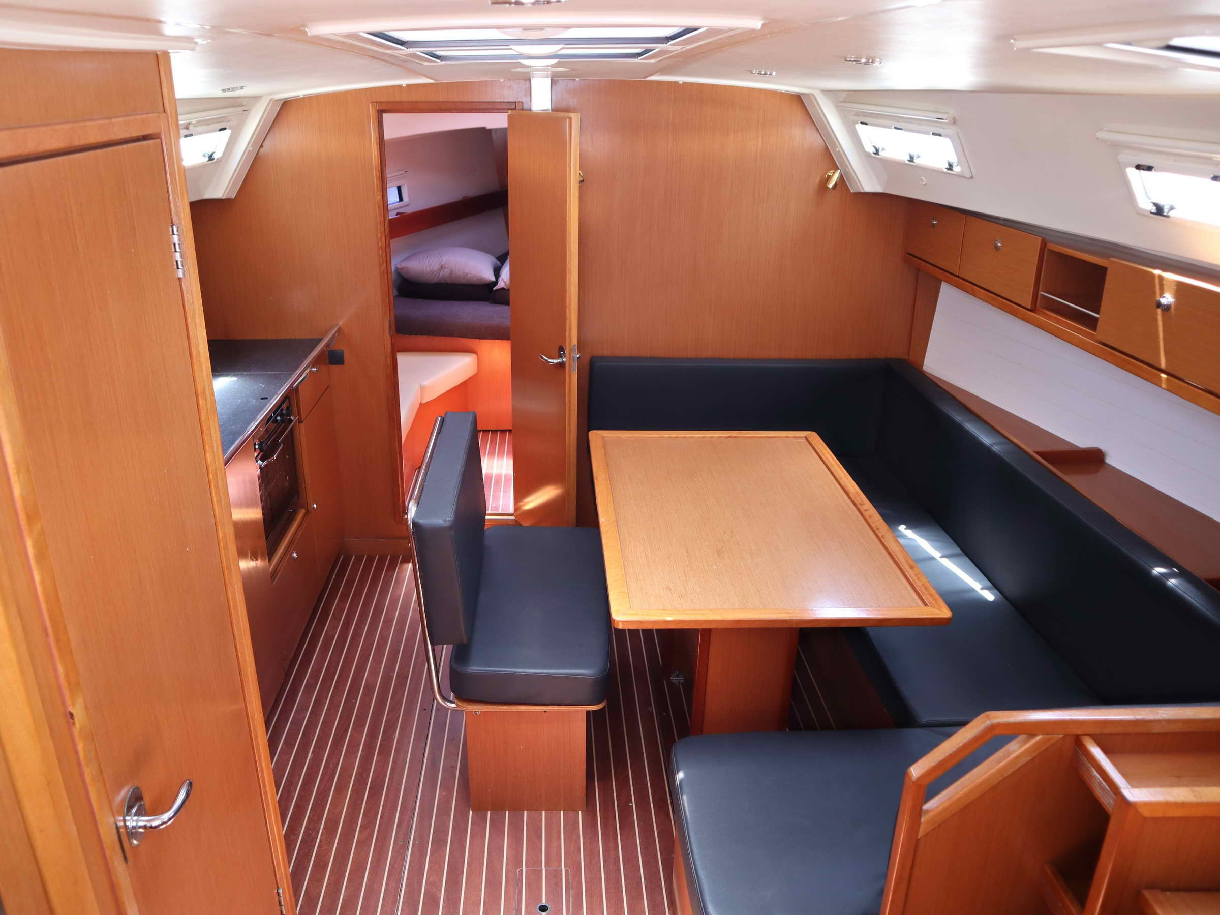 Bavaria Cruiser 40 (3 cab.) — photo 31