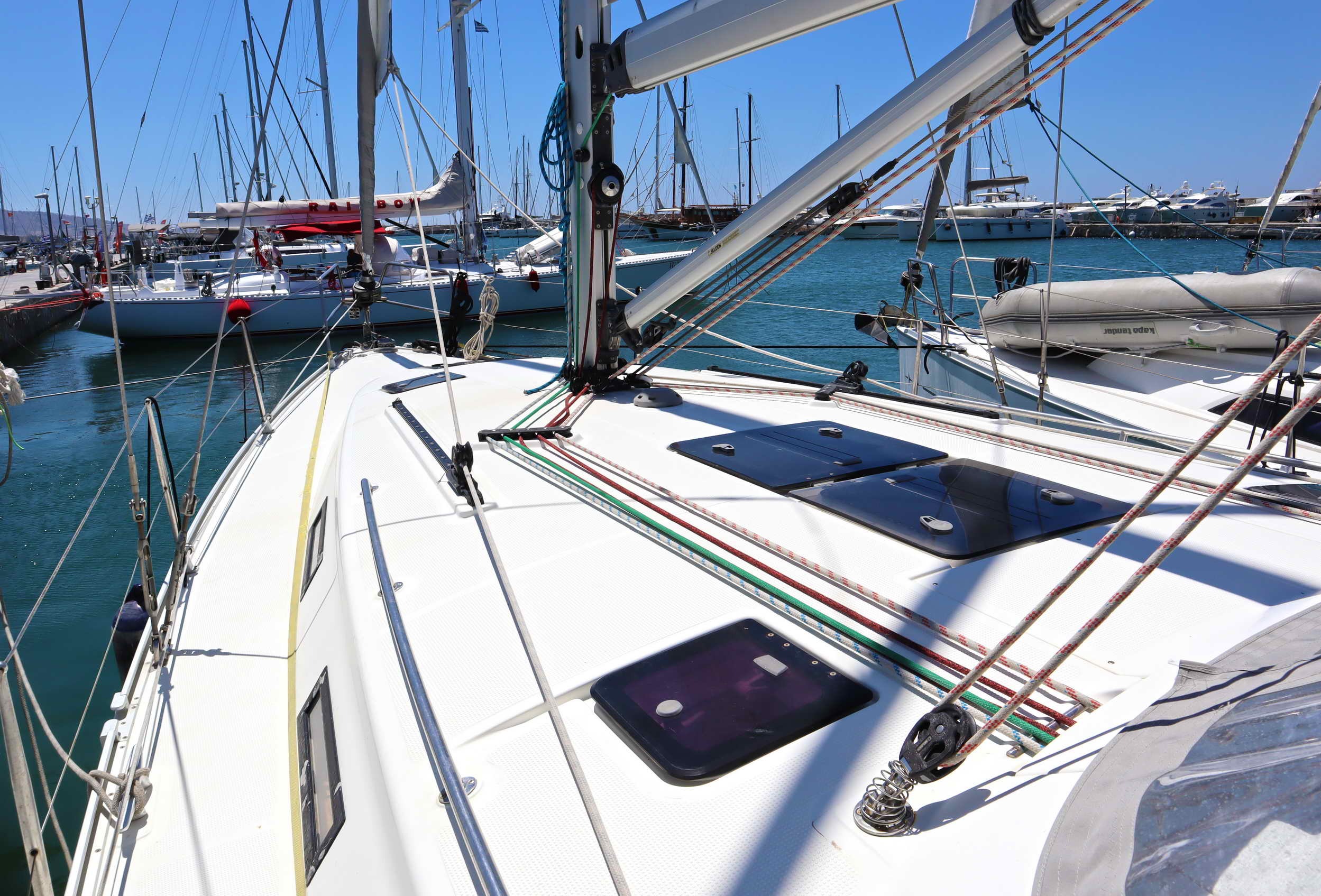 Bavaria Cruiser 40 (3 cab.) — photo 8