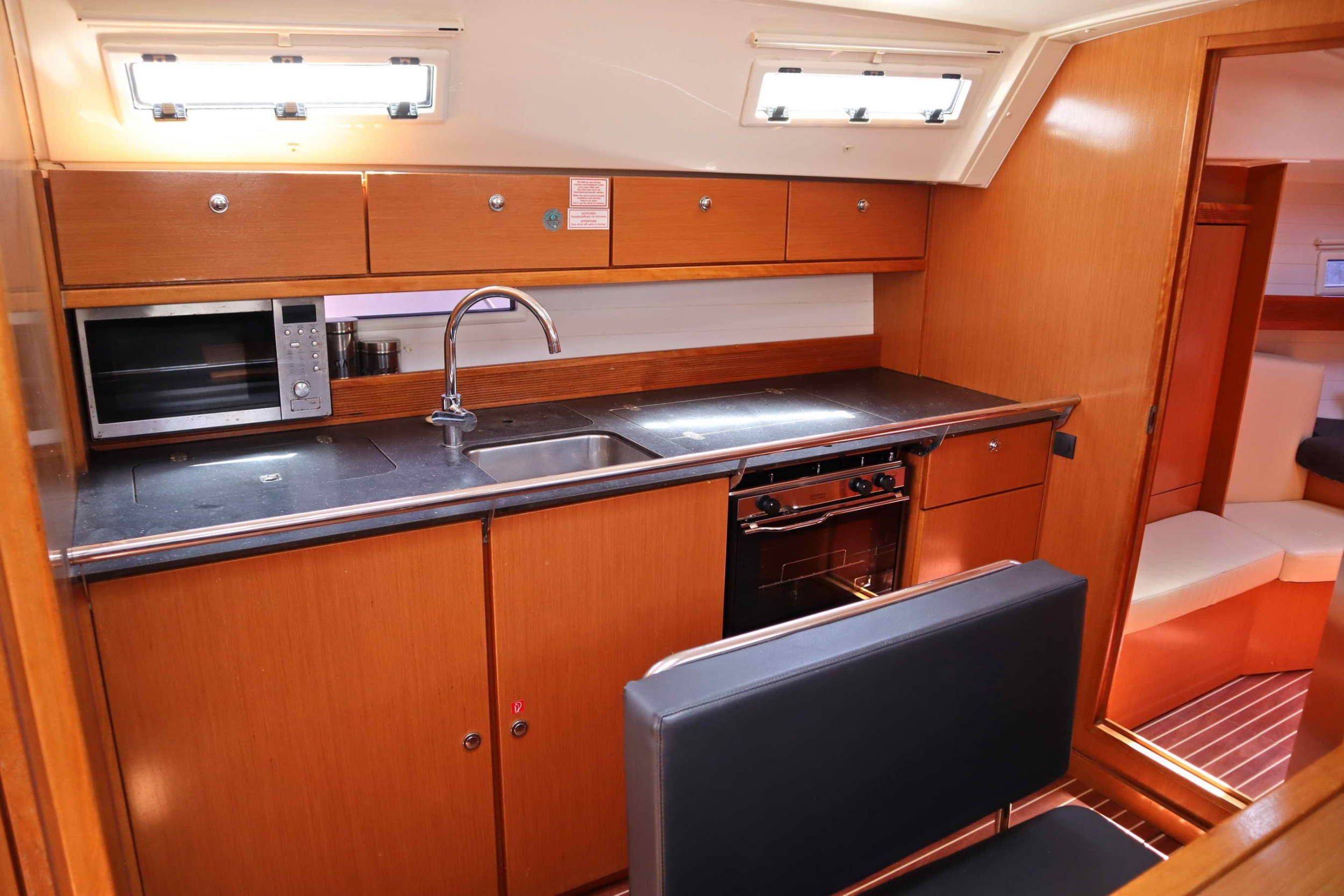 Bavaria Cruiser 40 (3 cab.) — photo 9