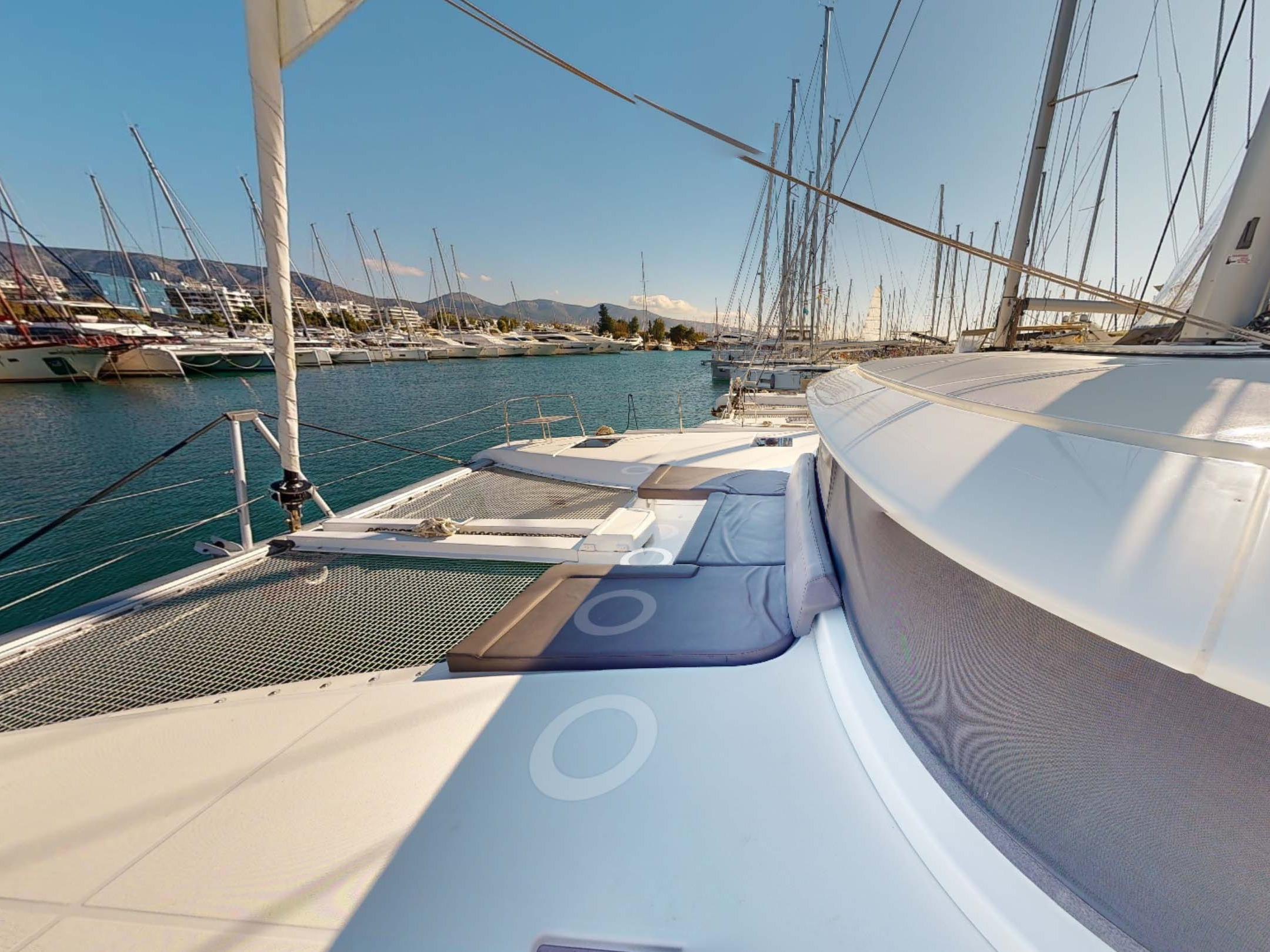 Lagoon 46 Fly (6 cab.) — photo 1