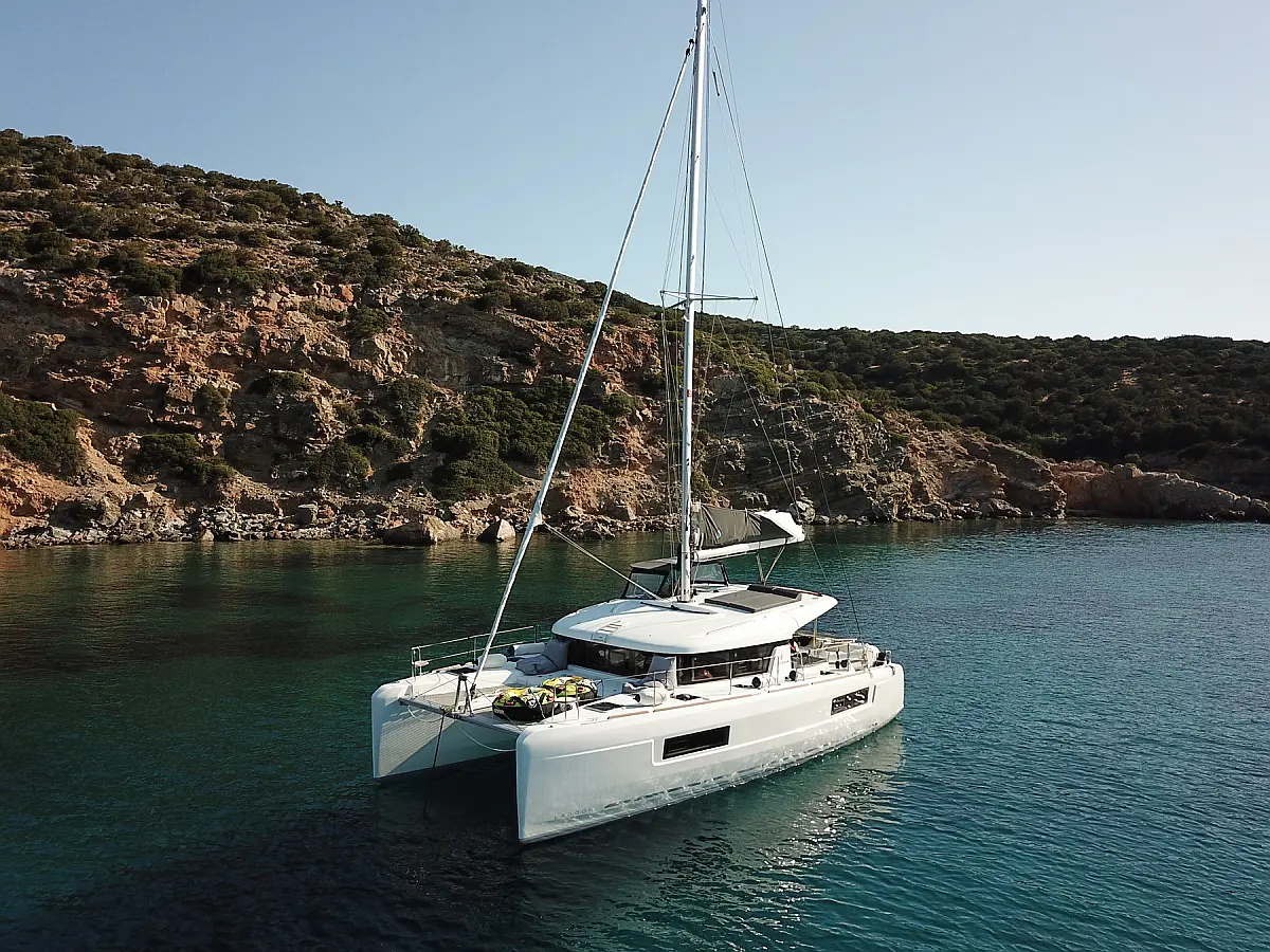 Lagoon 40 (4 cab.) — photo 1