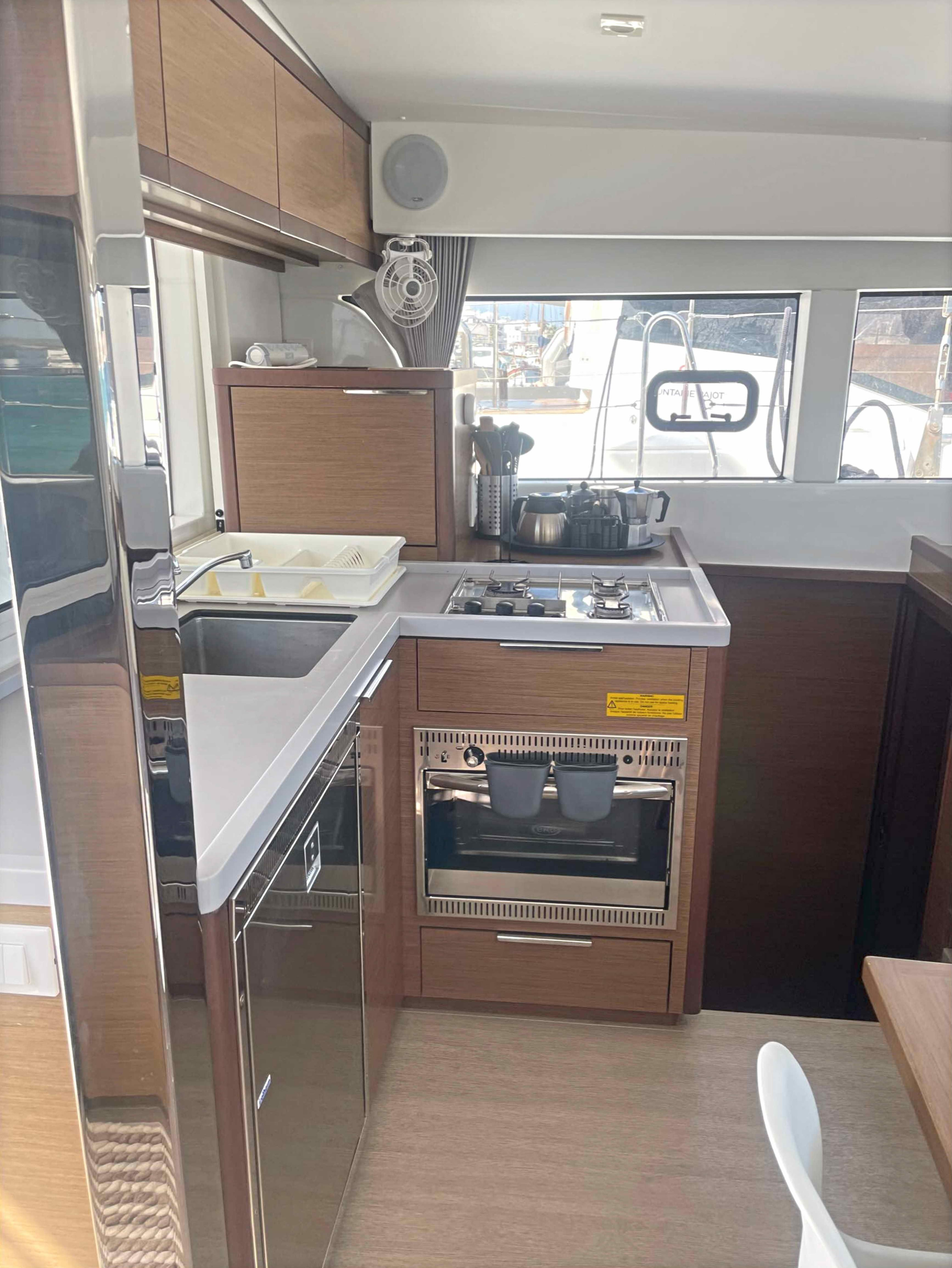Lagoon 40 (4 cab.) — photo 3