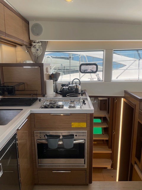 Lagoon 40 (4 cab.) — photo 35