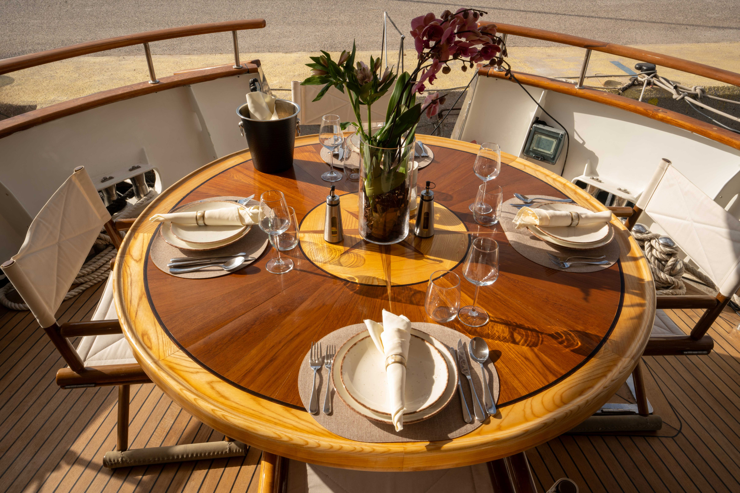 Motoryacht — photo 15