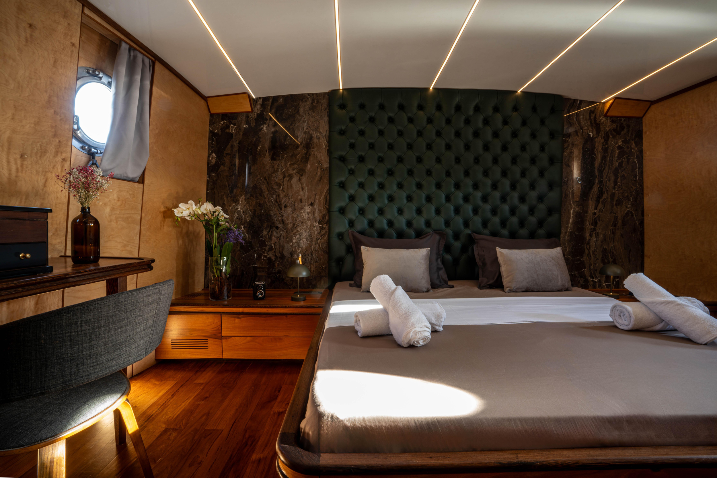 Motoryacht — photo 19