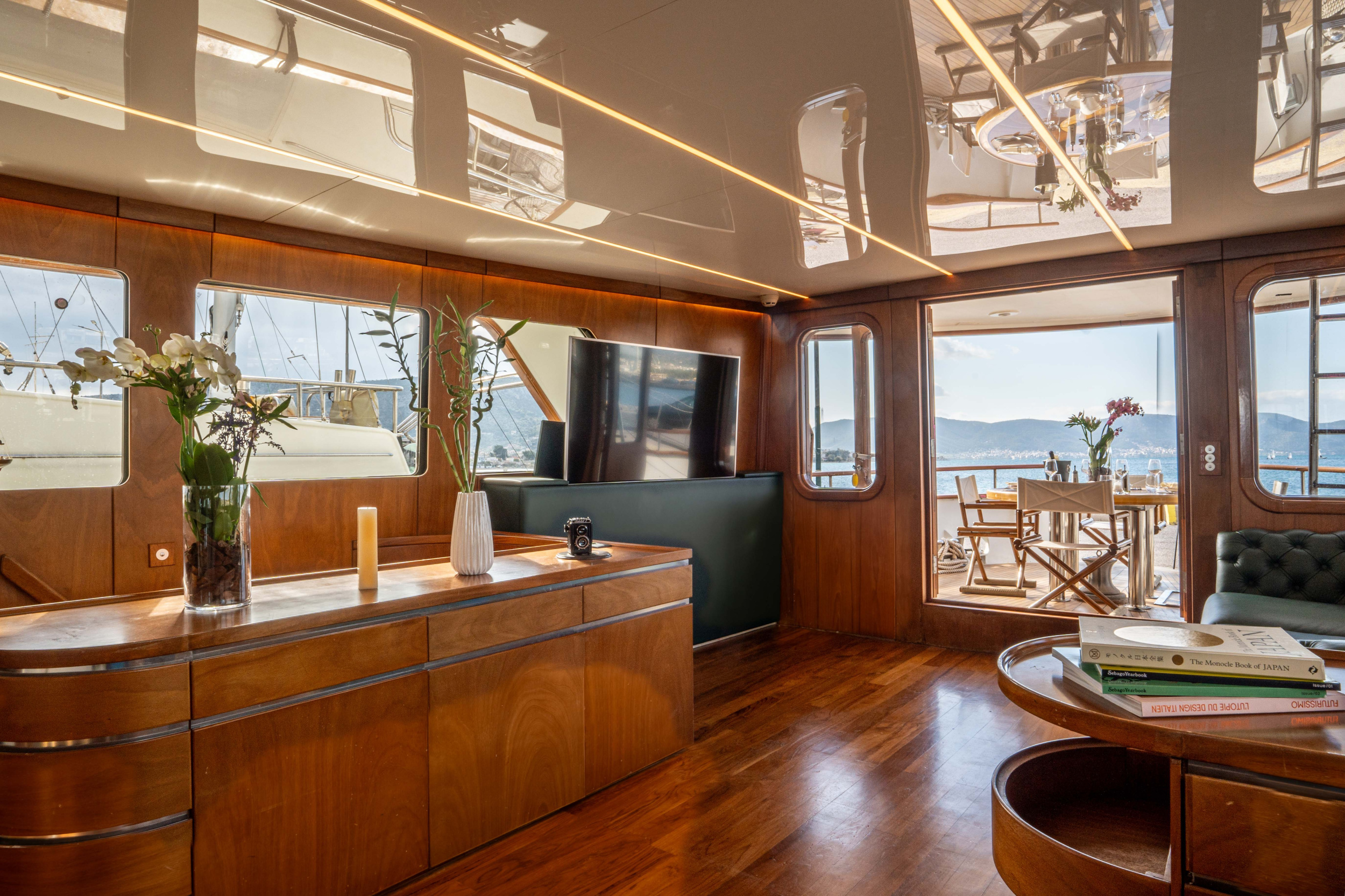 Motoryacht — photo 6