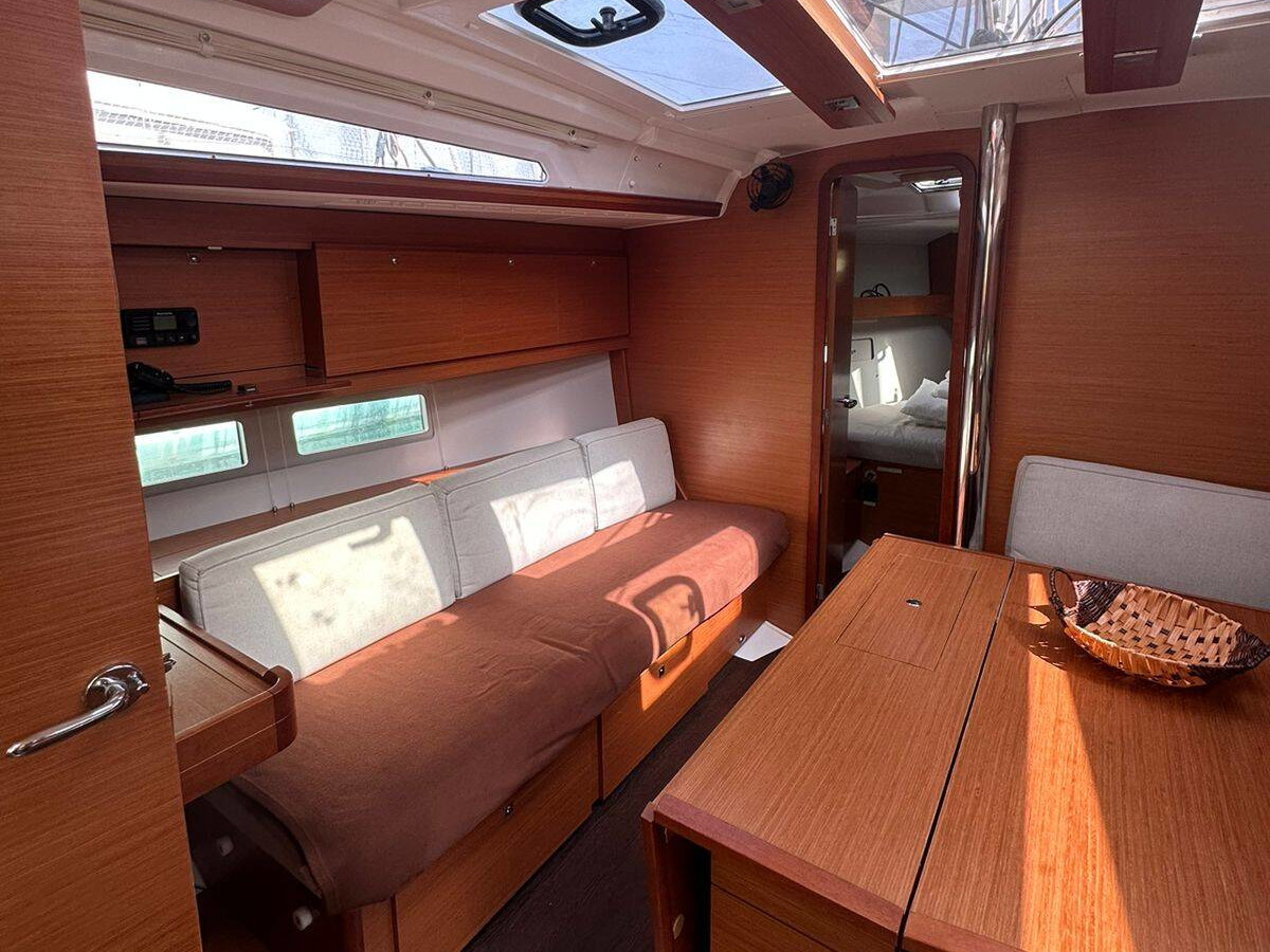Dufour 390 (3 cab.) — photo 9