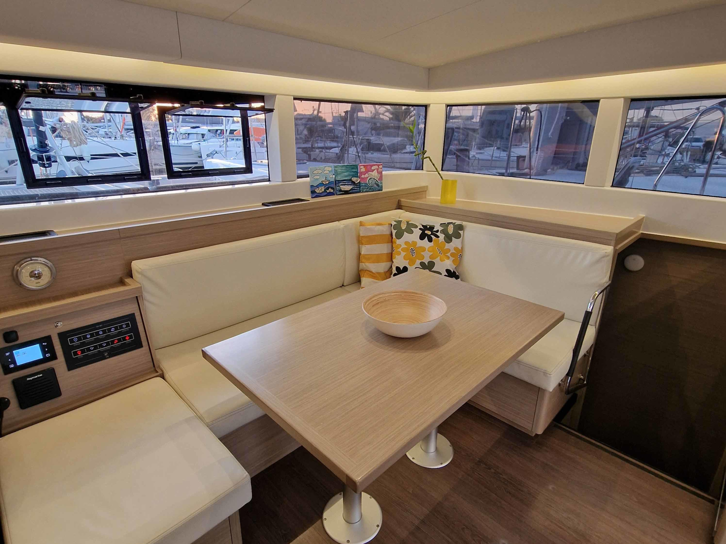 Lagoon 40 (4 cab.) — photo 8