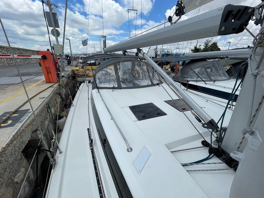 Bavaria C45 Holiday (5 cab.) — photo 25