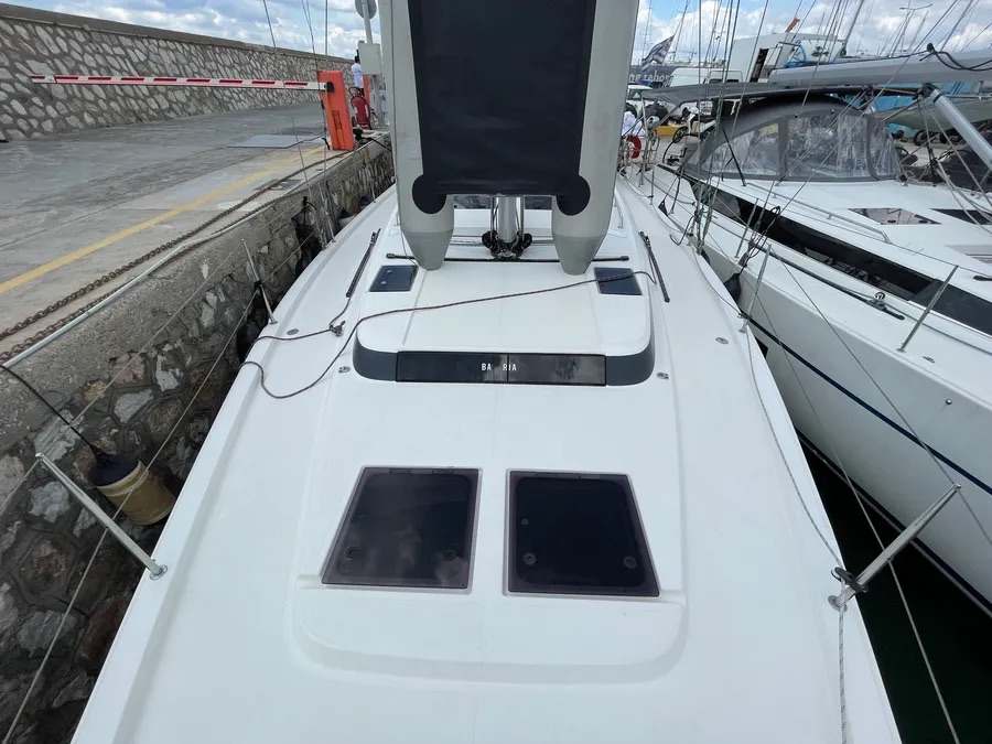 Bavaria C45 Holiday (5 cab.) — photo 19
