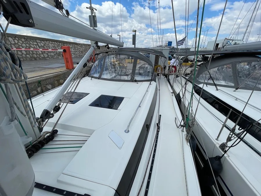 Bavaria C45 Holiday (5 cab.) — photo 2