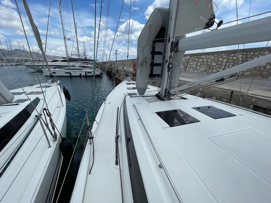 Bavaria C45 Holiday (5 cab.) — photo 11