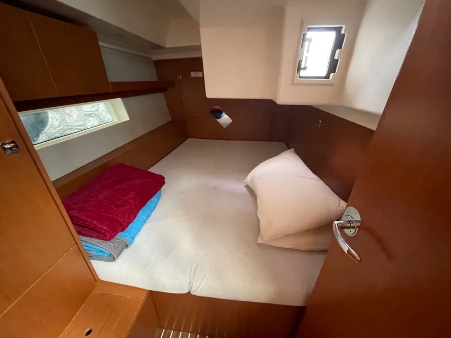 Bavaria C45 Holiday (5 cab.) — photo 16