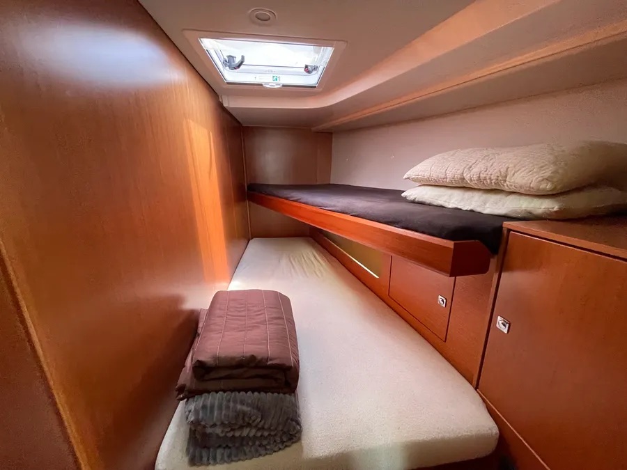 Bavaria C45 Holiday (5 cab.) — photo 17