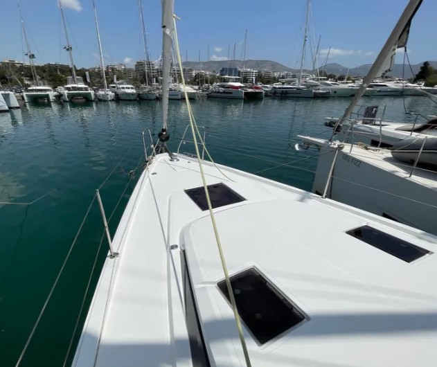 Bavaria C42 (3 cab.) — photo 12